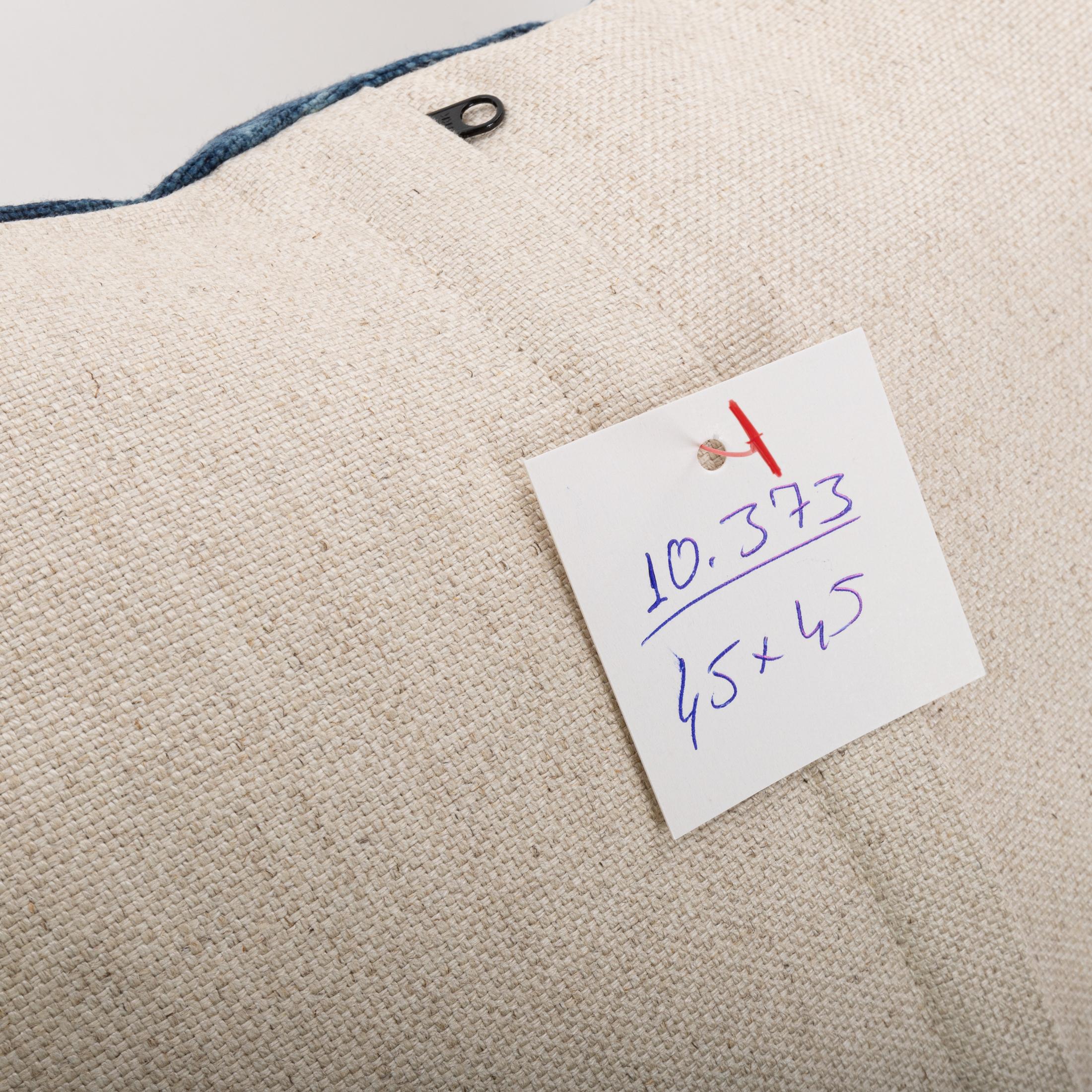 XX secolo Federa per cuscino realizzata con un tessuto indaco vintage del Mali in vendita