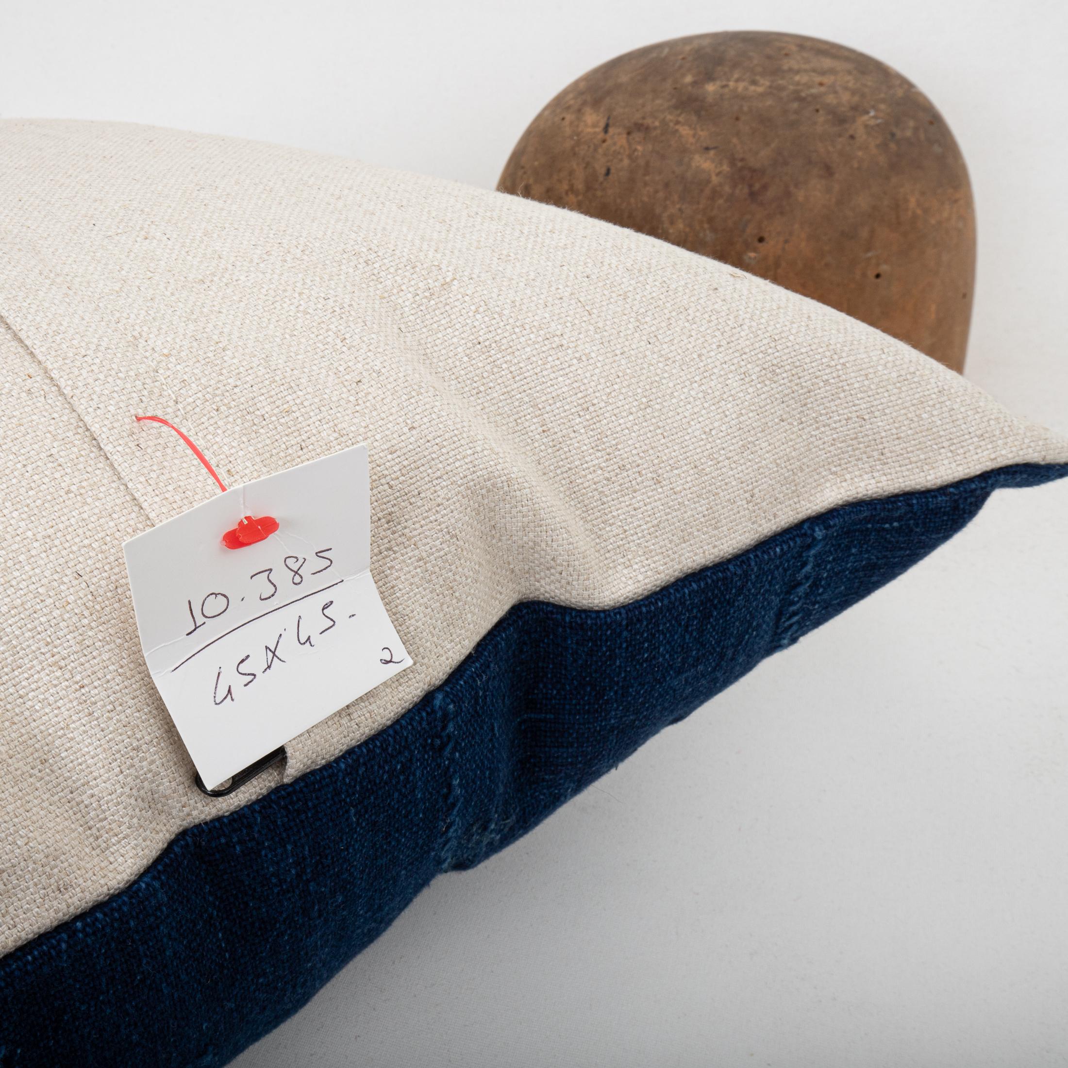 Funda de almohada confeccionada con una tela añil vintage de Malí Algodón en venta