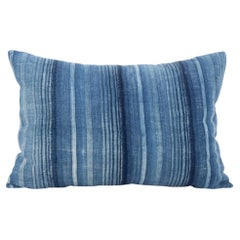Funda de almohada confeccionada con una tela añil vintage de Malí