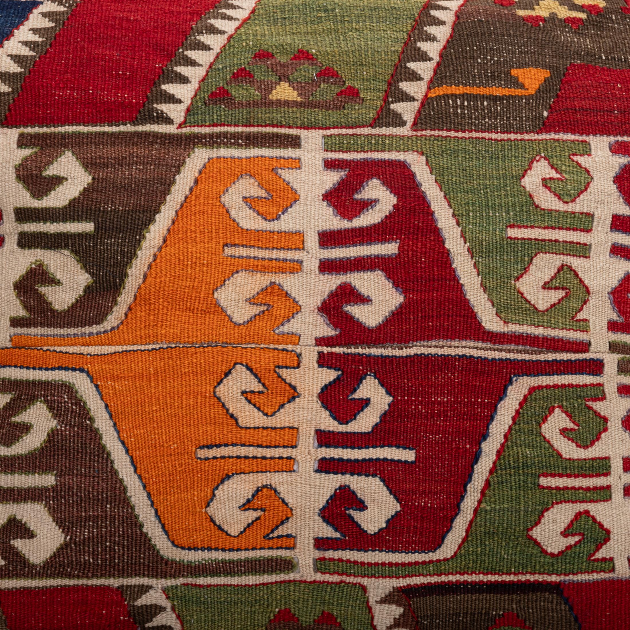 Funda de almohada hecha con un antiguo kilim de Anatolia, principios del siglo XX. Turco en venta