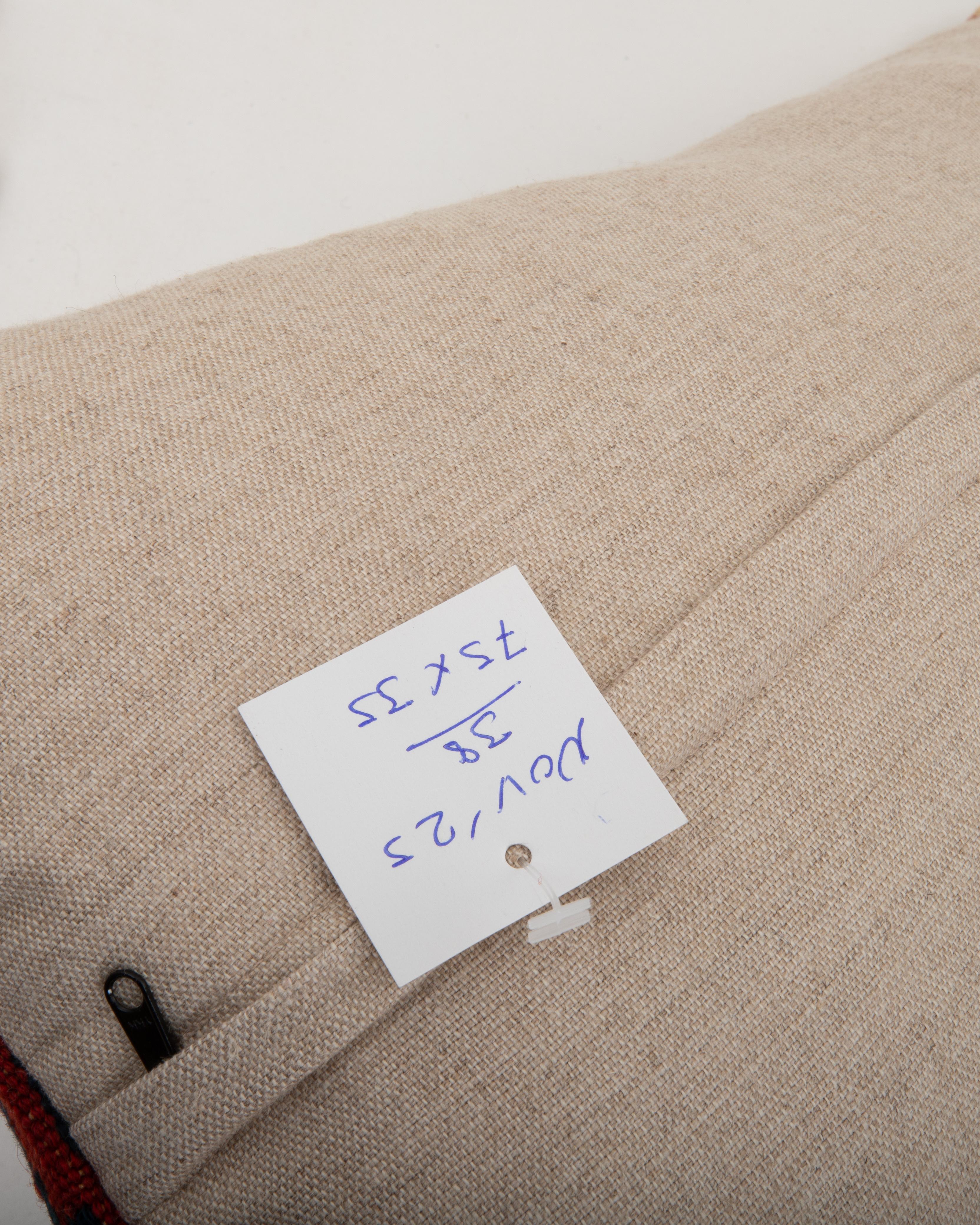 XIXe siècle Taie d'oreiller fabriquée à partir d'un ancien kilim d'Asie centrale en vente