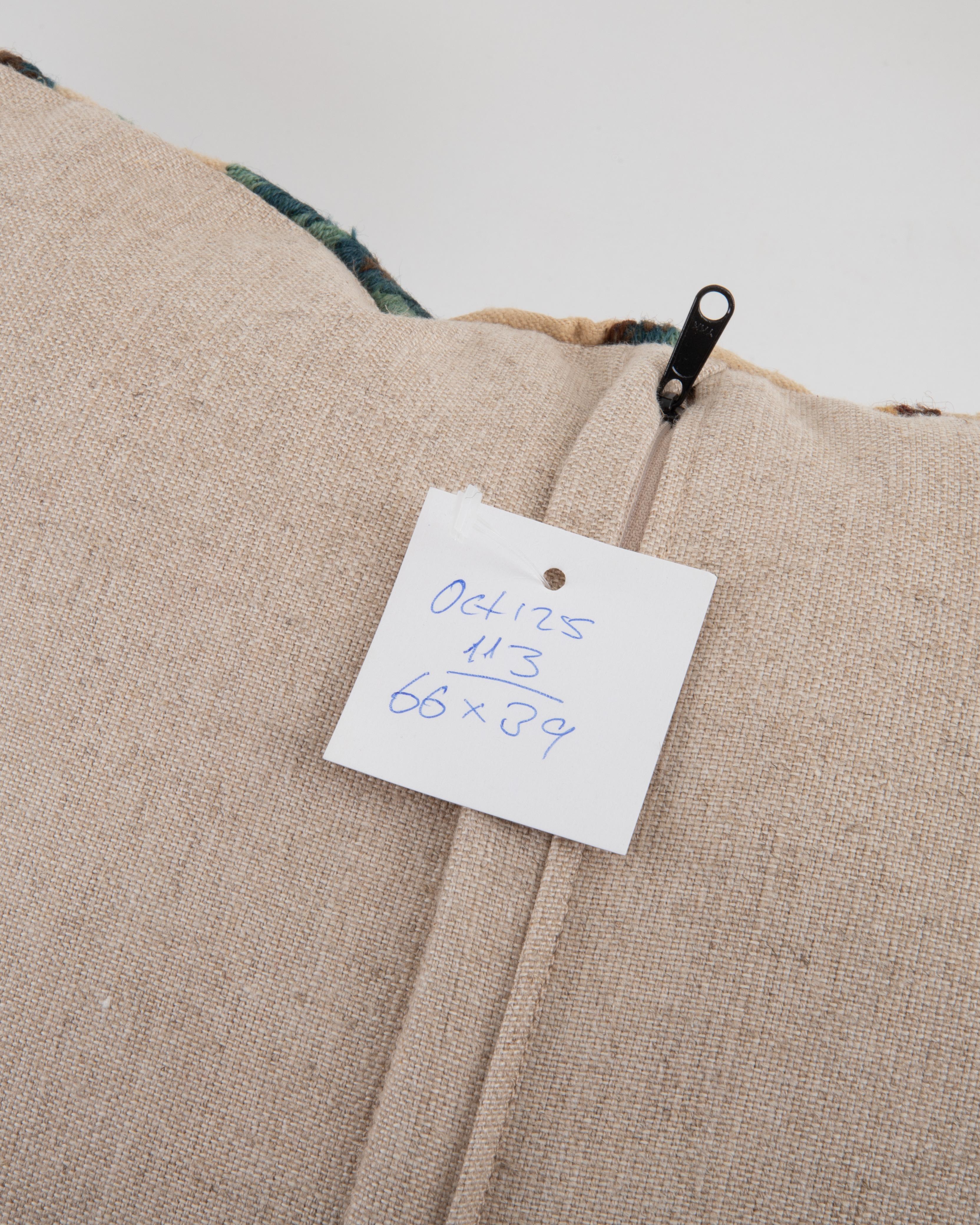 Federa realizzata con un antico ricamo Crewel, Inghilterra in vendita 2