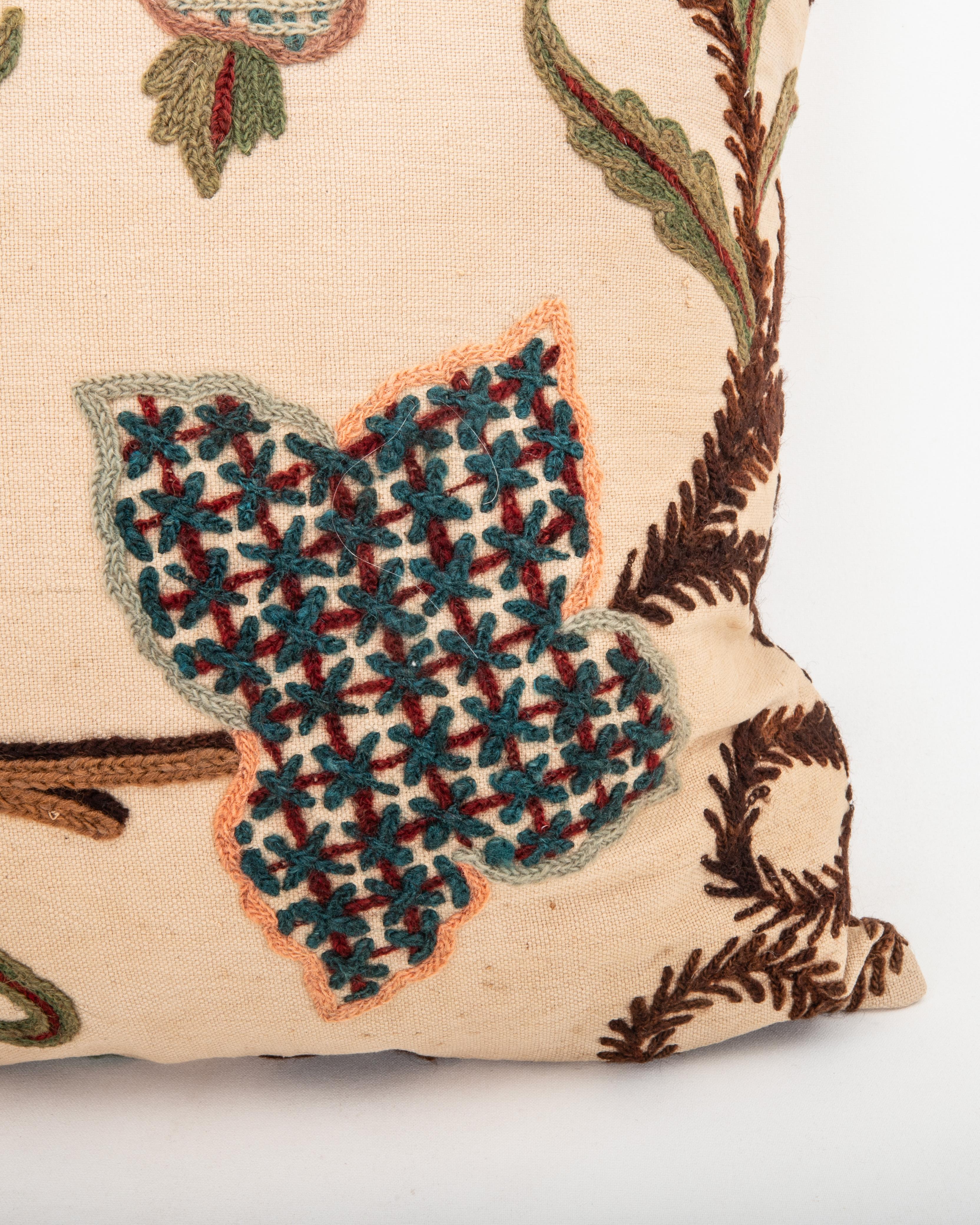 Inglese Federa realizzata con un antico ricamo Crewel, Inghilterra in vendita