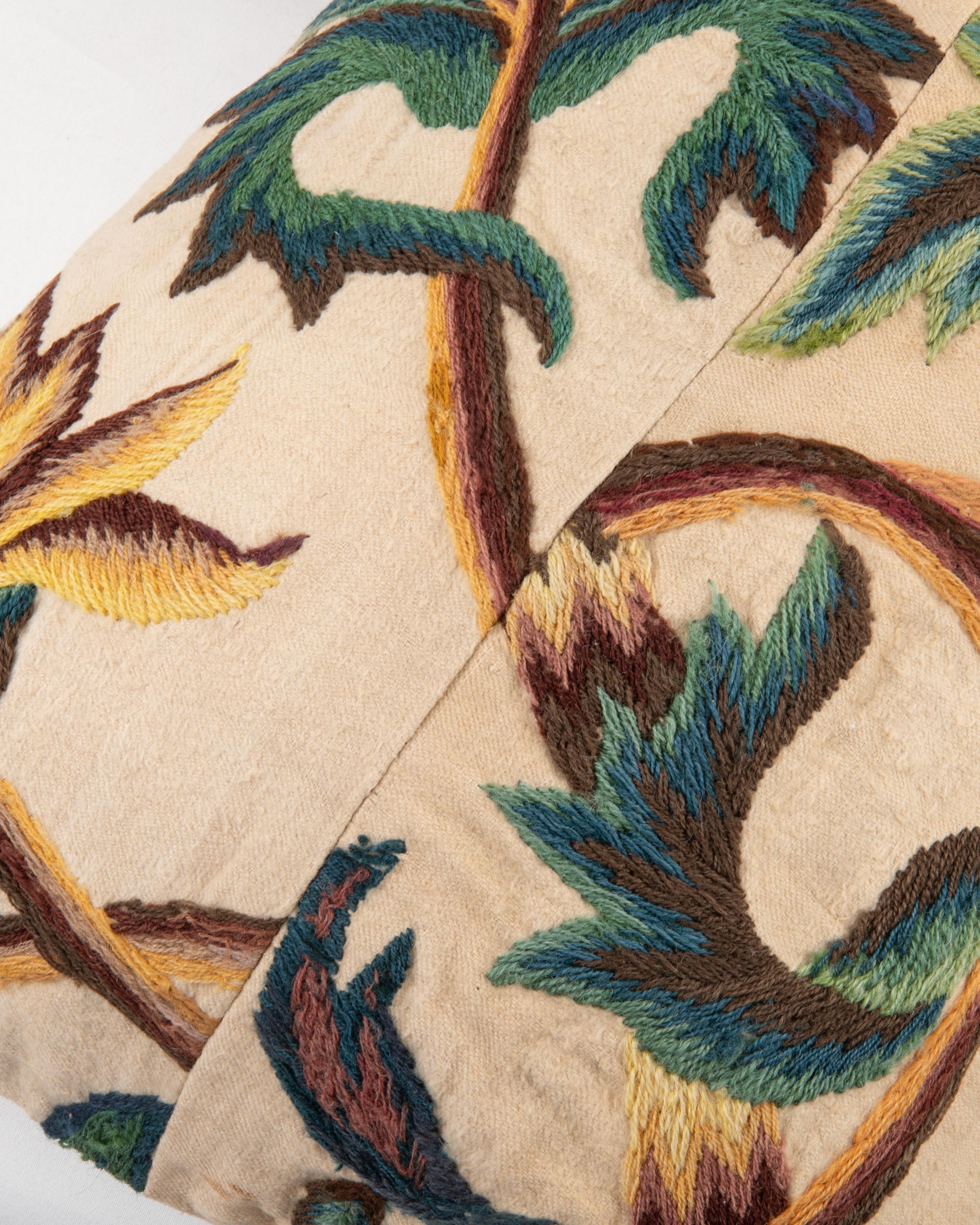 Ricamato Federa realizzata con un antico ricamo Crewel, Inghilterra in vendita