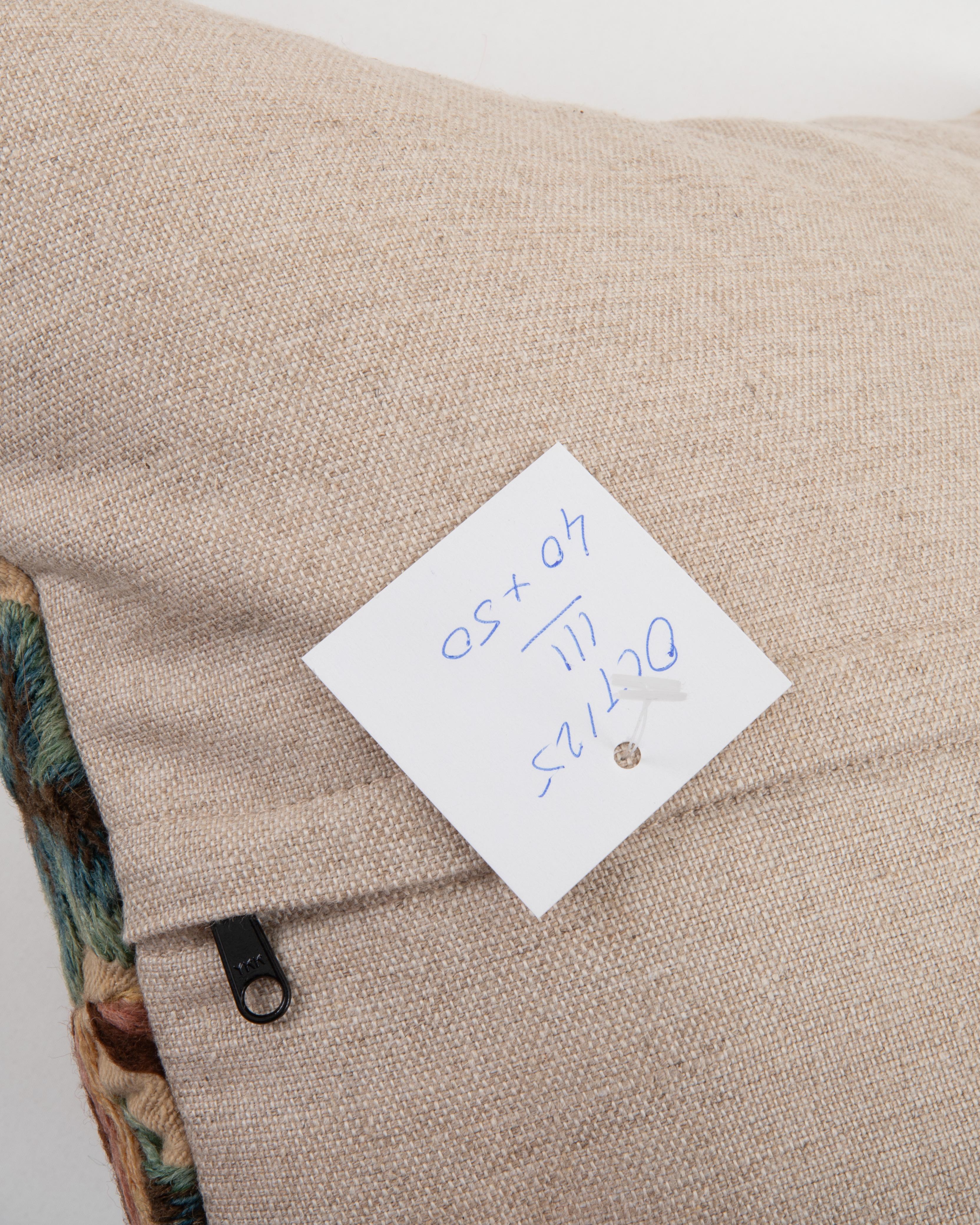 XIX secolo Federa realizzata con un antico ricamo Crewel, Inghilterra in vendita