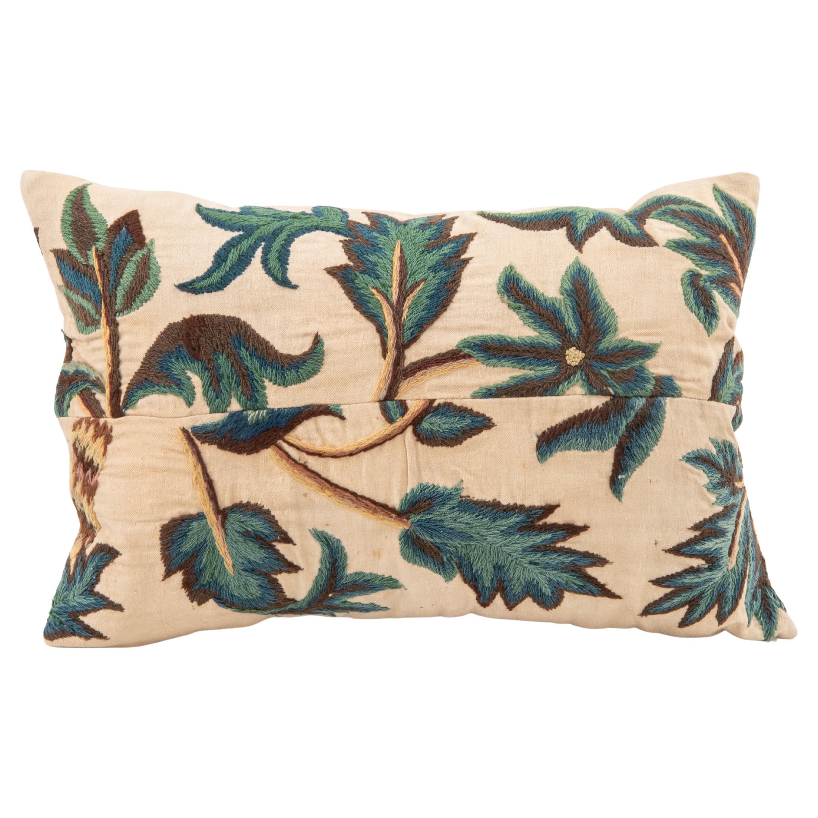 Federa realizzata con un antico ricamo Crewel, Inghilterra