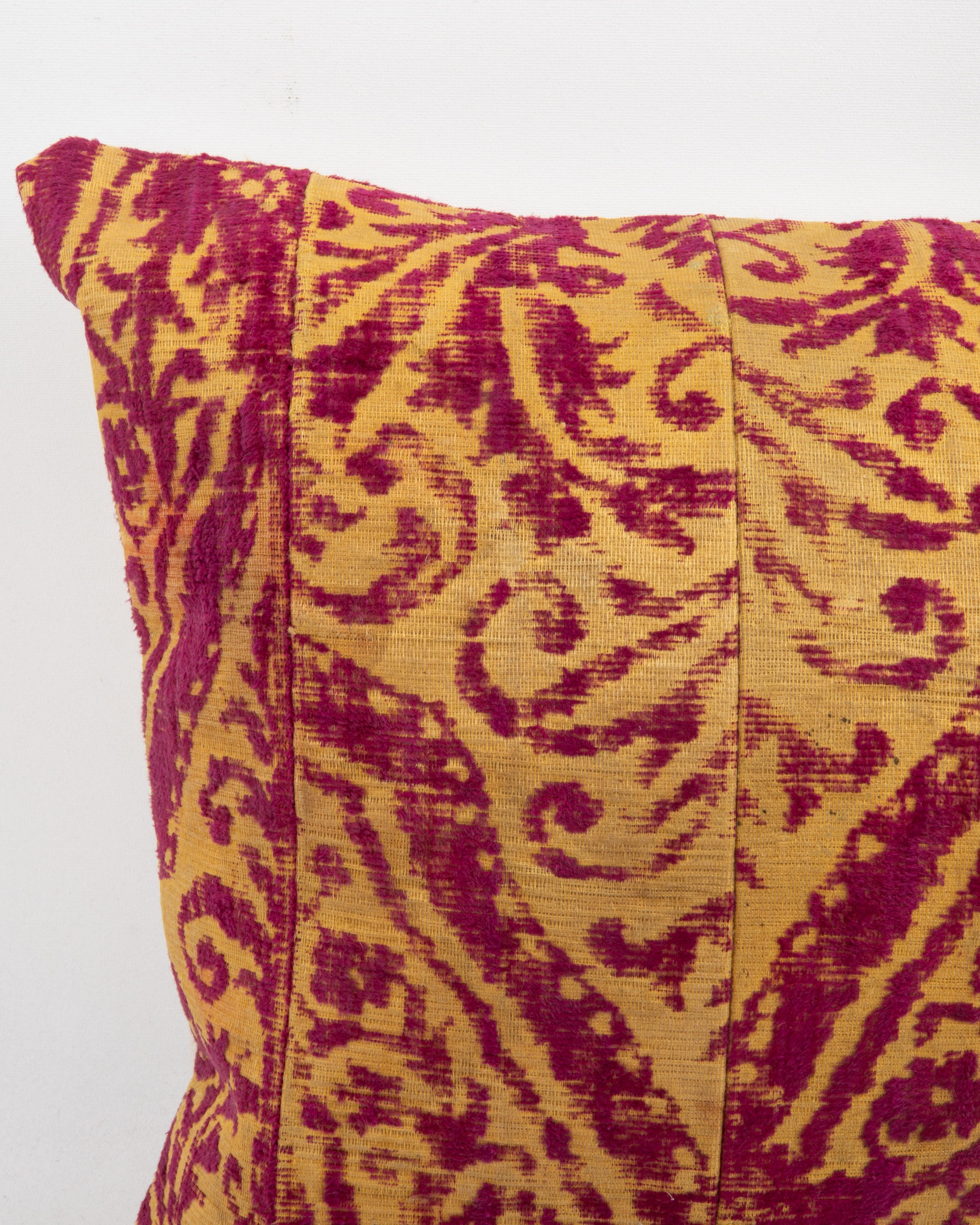 Islamico Federa realizzata con un antico tessuto ottomano in velluto tagliato (Chatma), Turchia in vendita