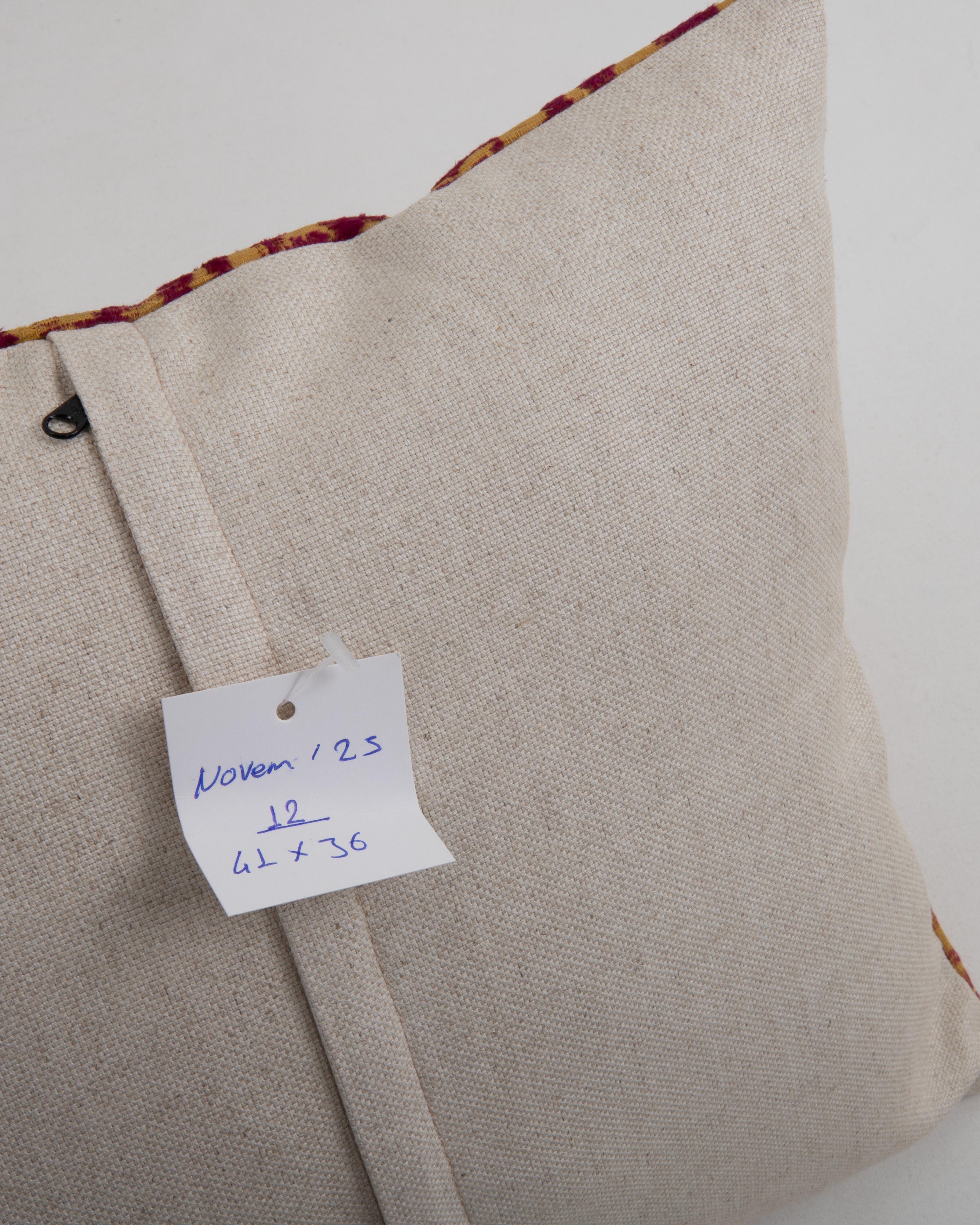 Federa realizzata con un antico tessuto ottomano in velluto tagliato (Chatma), Turchia In condizioni deteriorate in vendita a Istanbul, TR