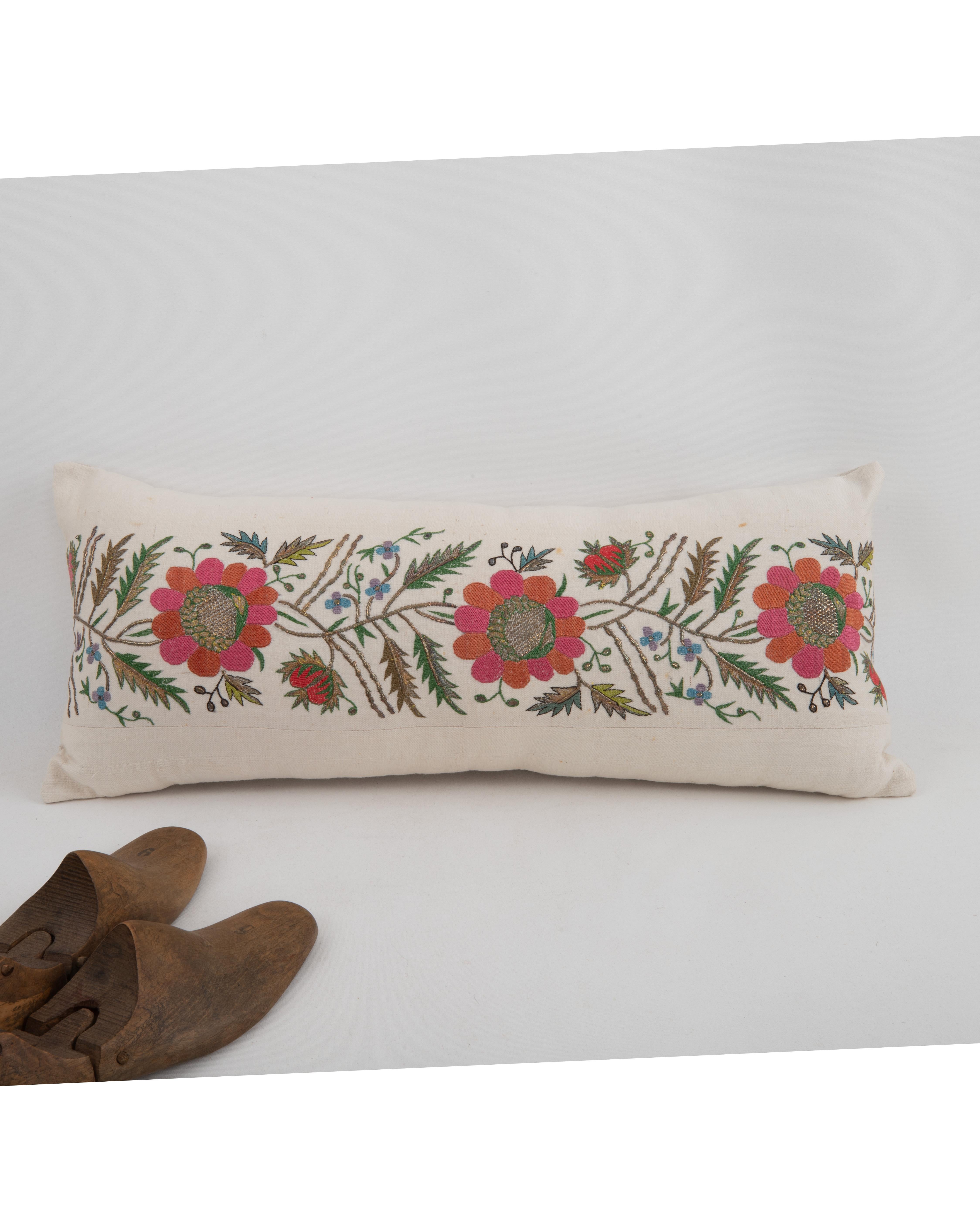 Islamique Taie d'oreiller fabriquée à partir d'une ancienne broderie ottomane, Turquie en vente