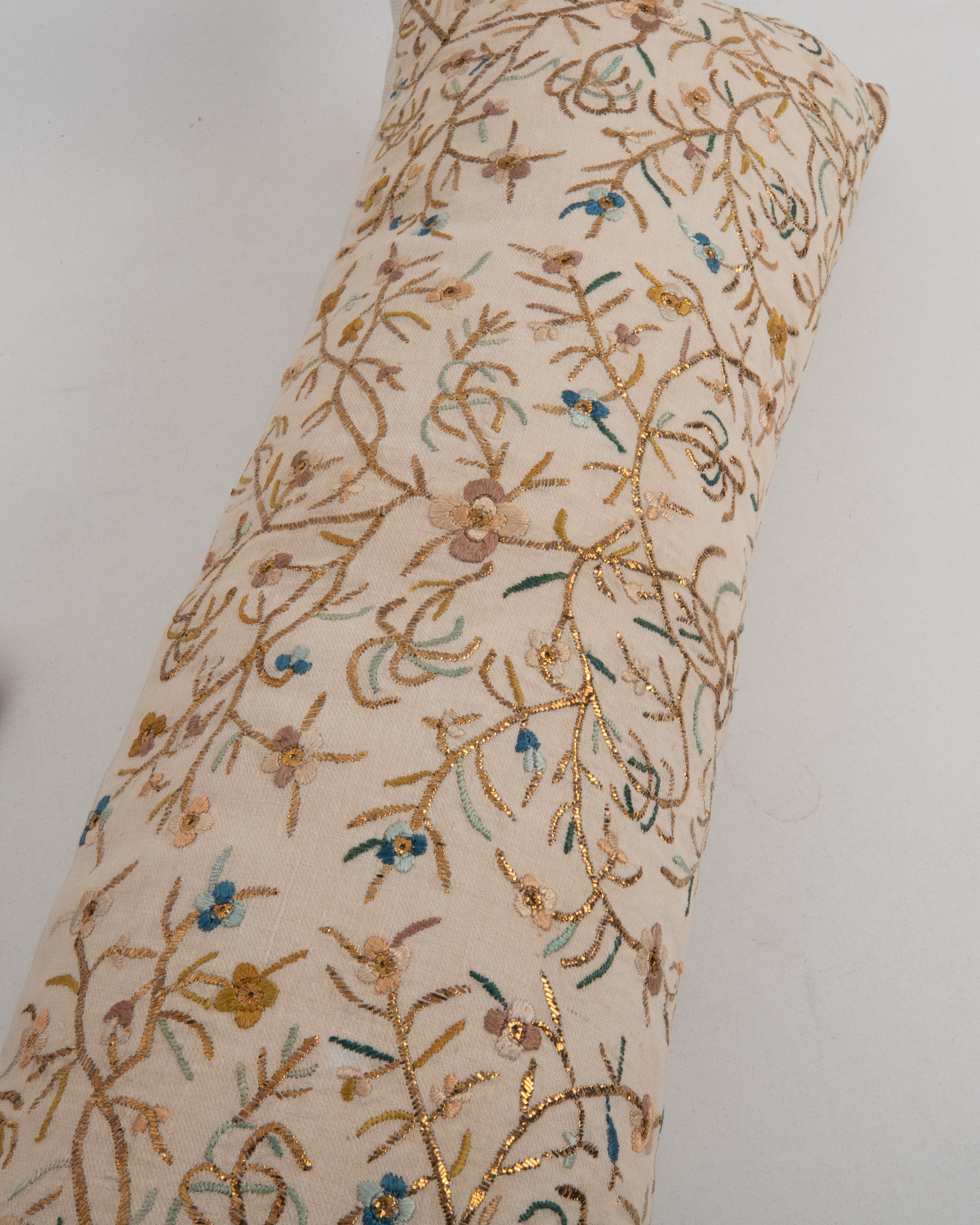 XIXe siècle Taie d'oreiller réalisée à partir d'une broderie ottomane ancienne, Turquie en vente