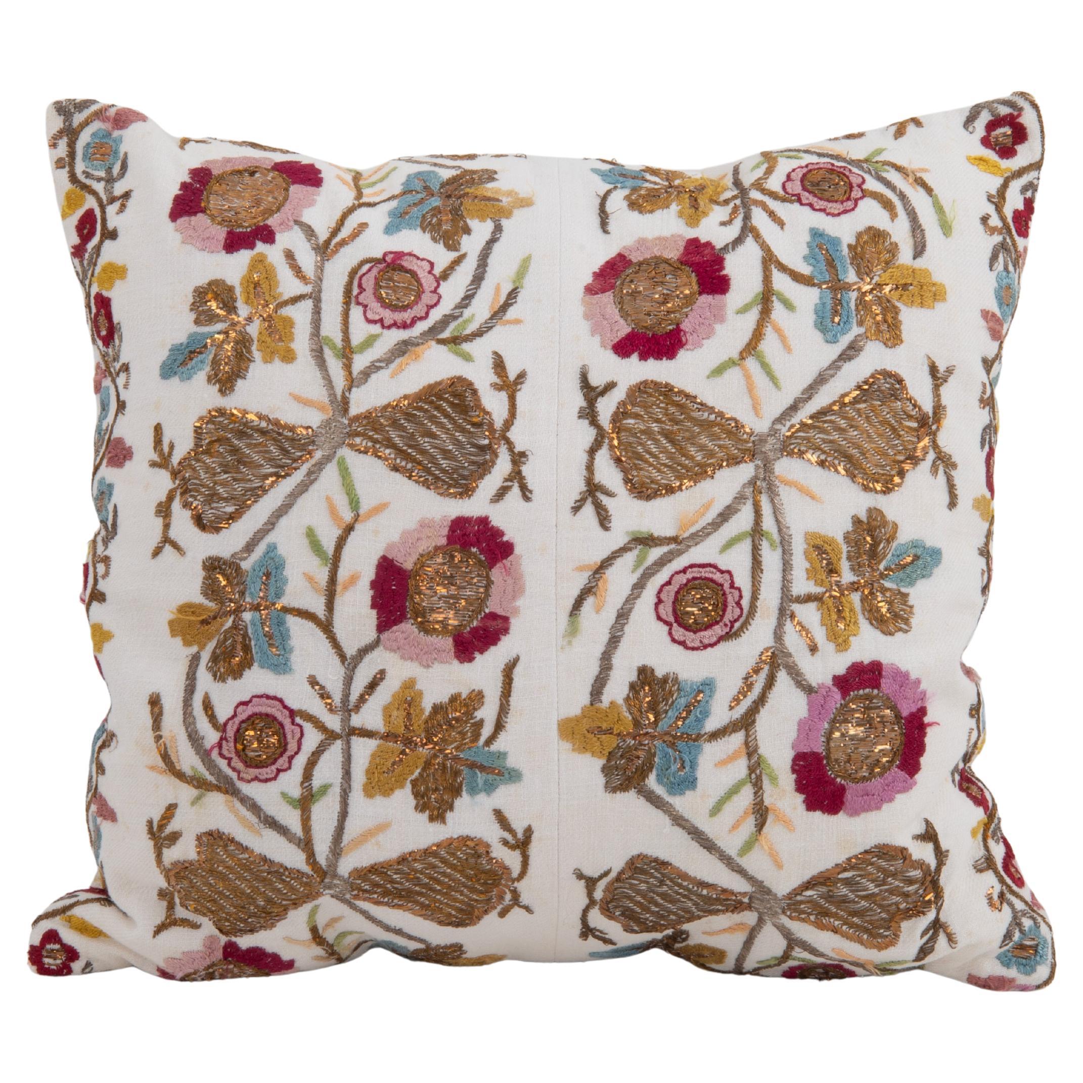 Taie d'oreiller réalisée à partir d'une broderie ottomane ancienne, Turquie