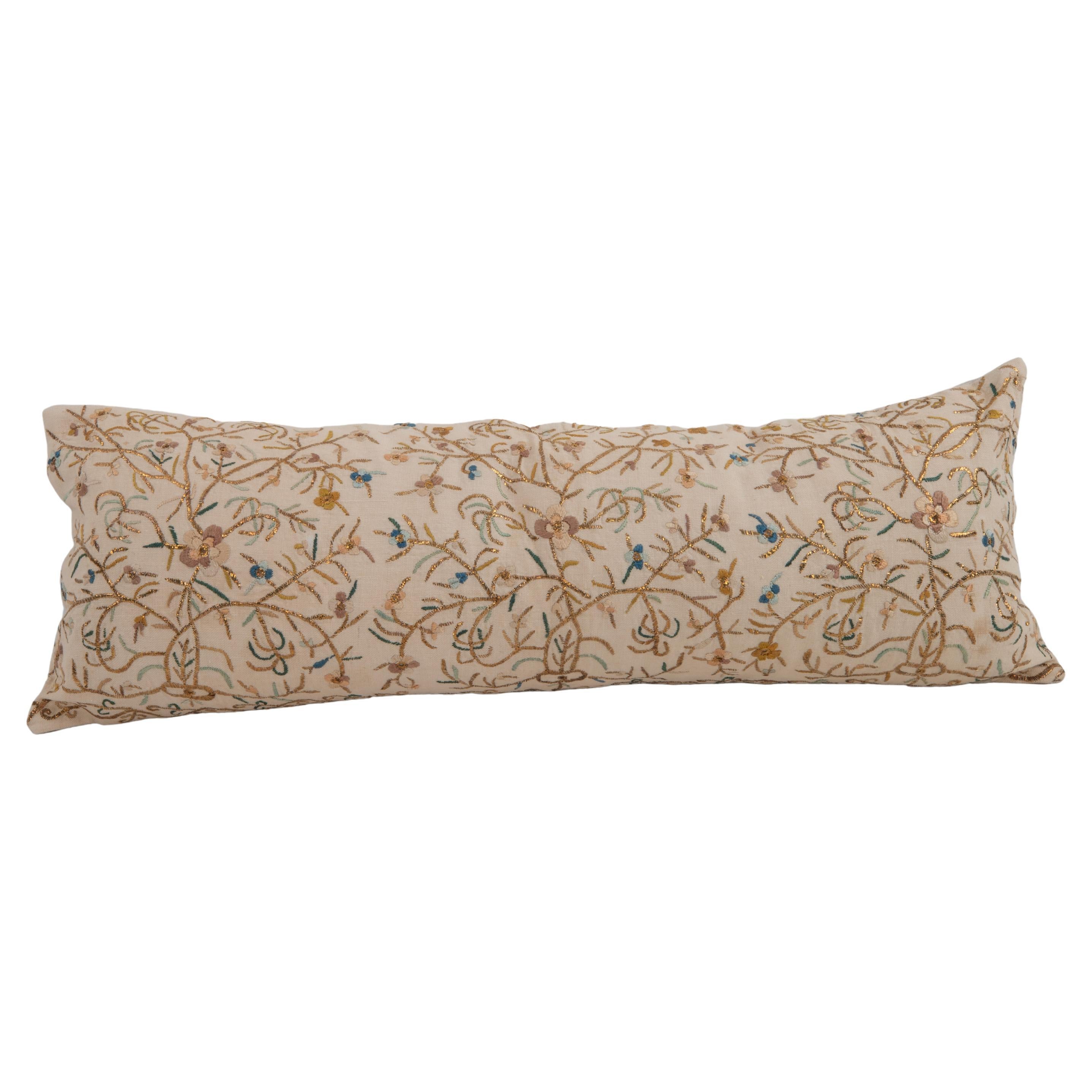 Taie d'oreiller réalisée à partir d'une broderie ottomane ancienne, Turquie