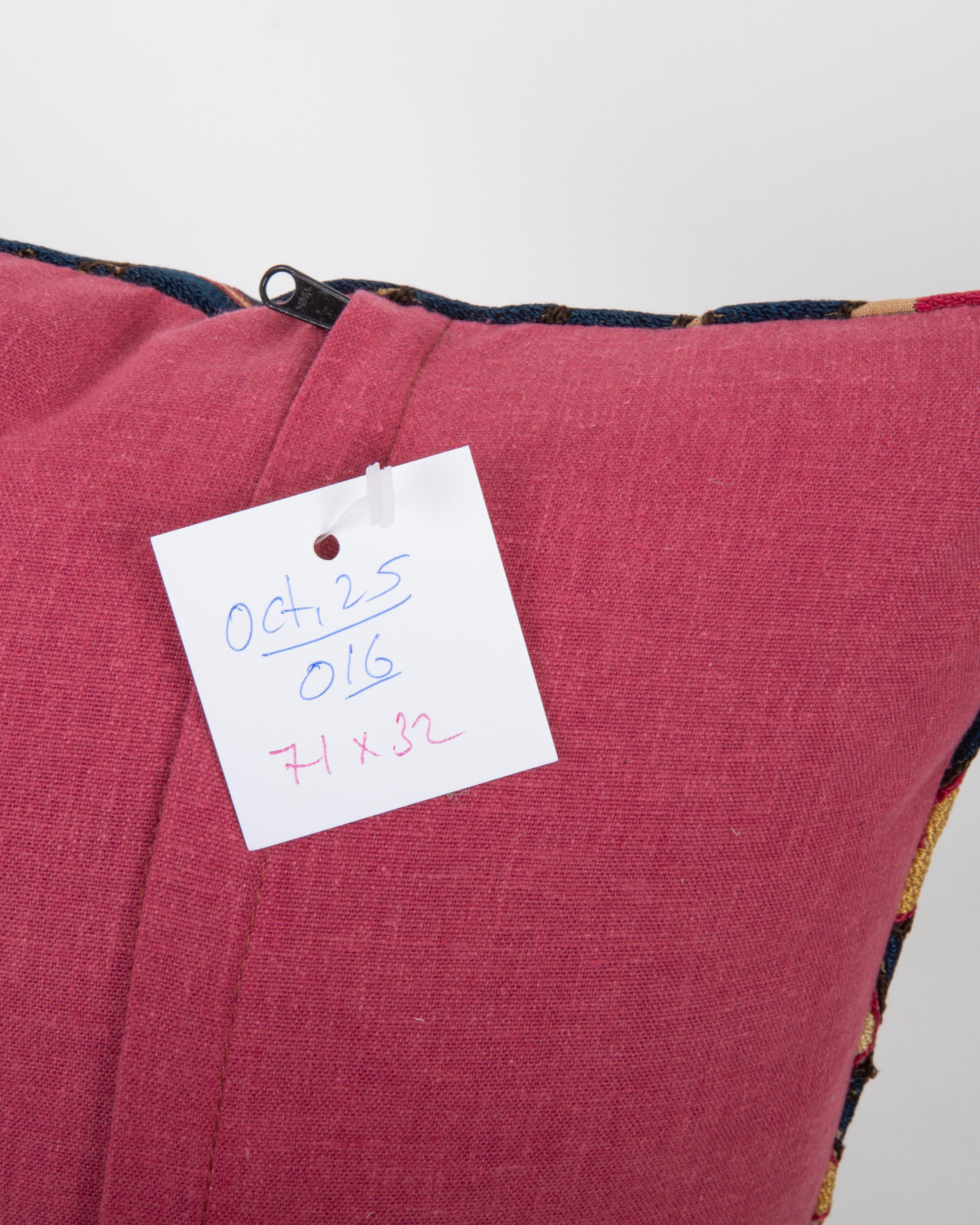 Kissenbezug aus einem antiken Suzani aus Taschkent, Usbekistan (Seide) im Angebot