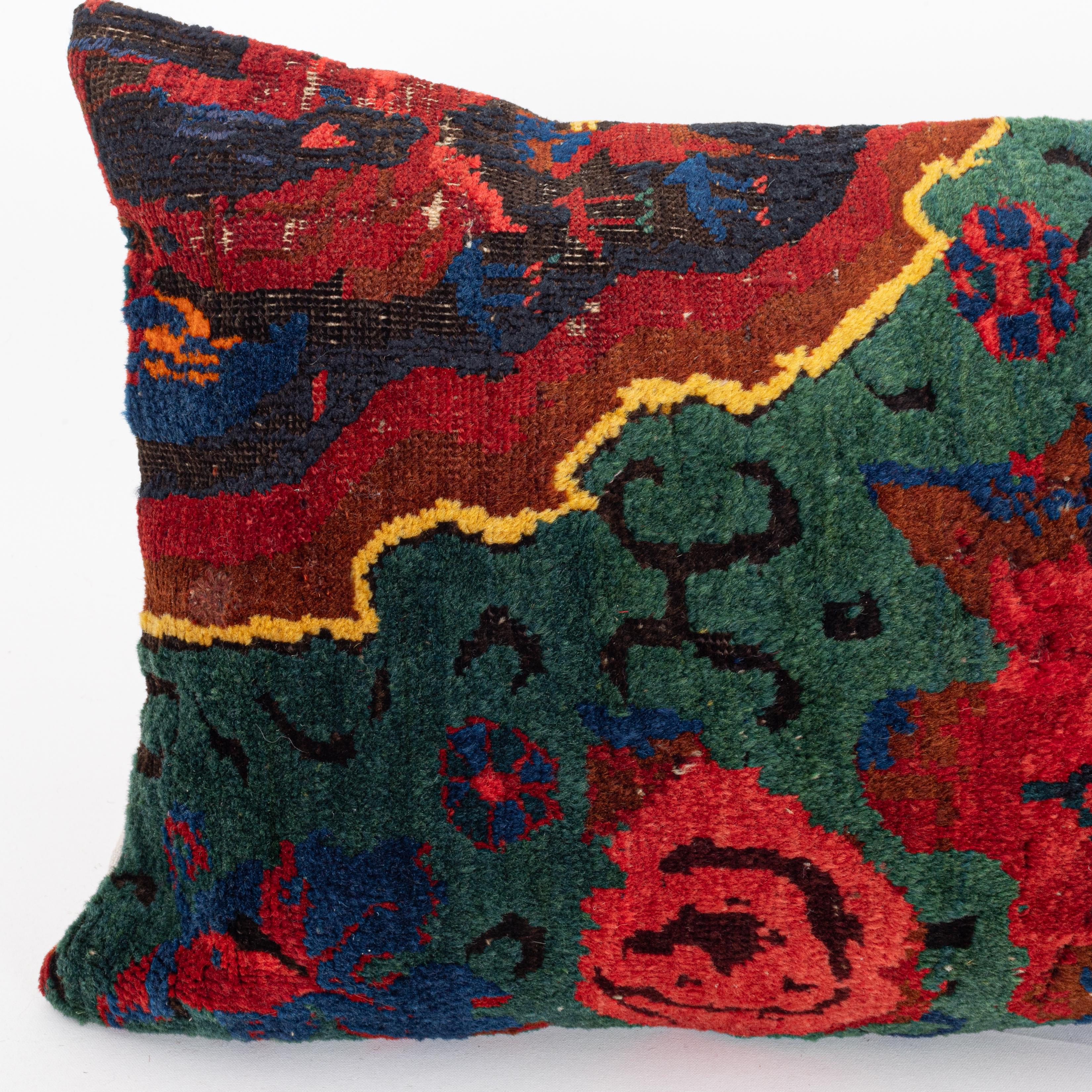 Funda de almohada hecha con una alfombra caucásica Seychour de principios del siglo XX Tribal en venta