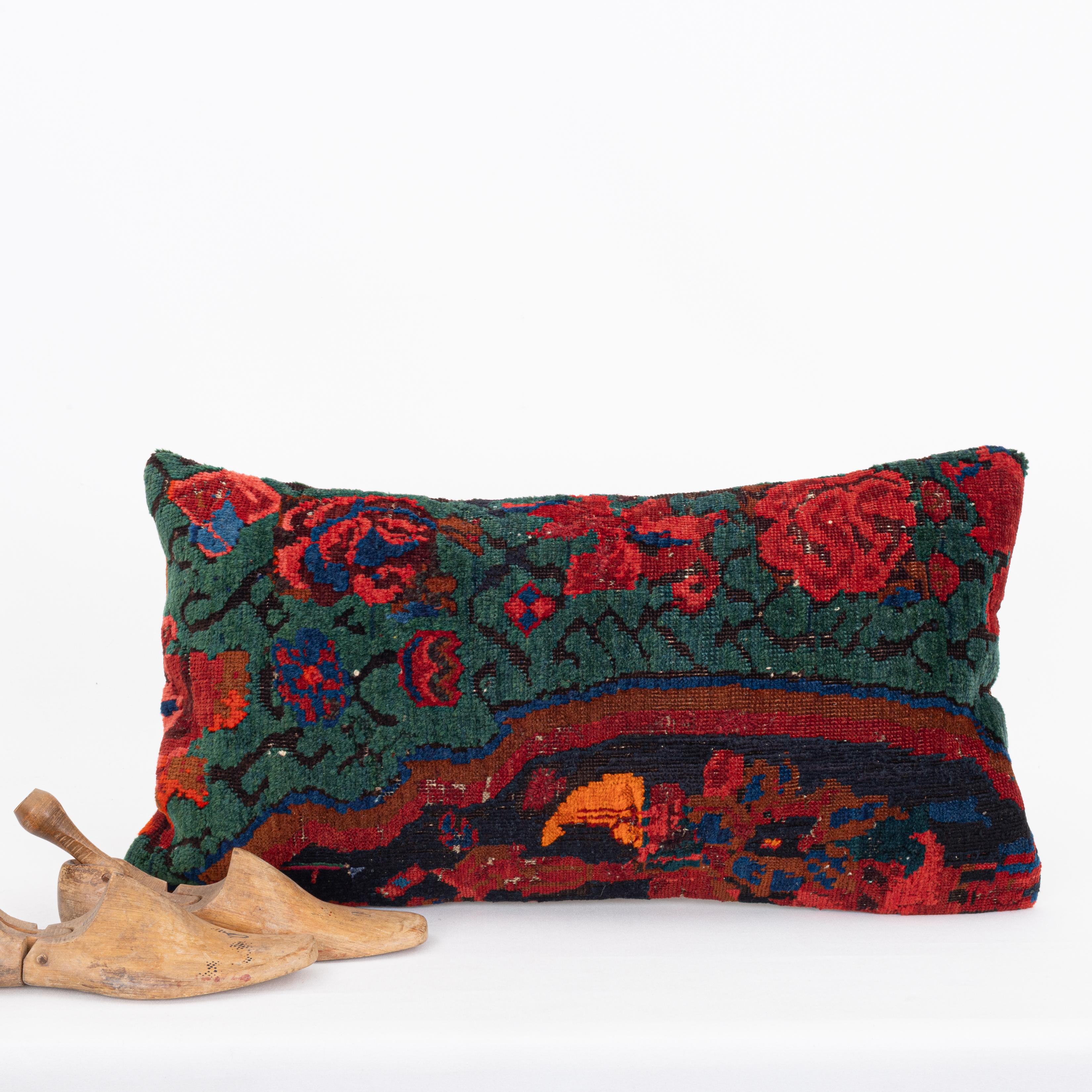 Tribal Taie d'oreiller fabriquée à partir d'un tapis Seychour caucasien du début du 20e C. en vente