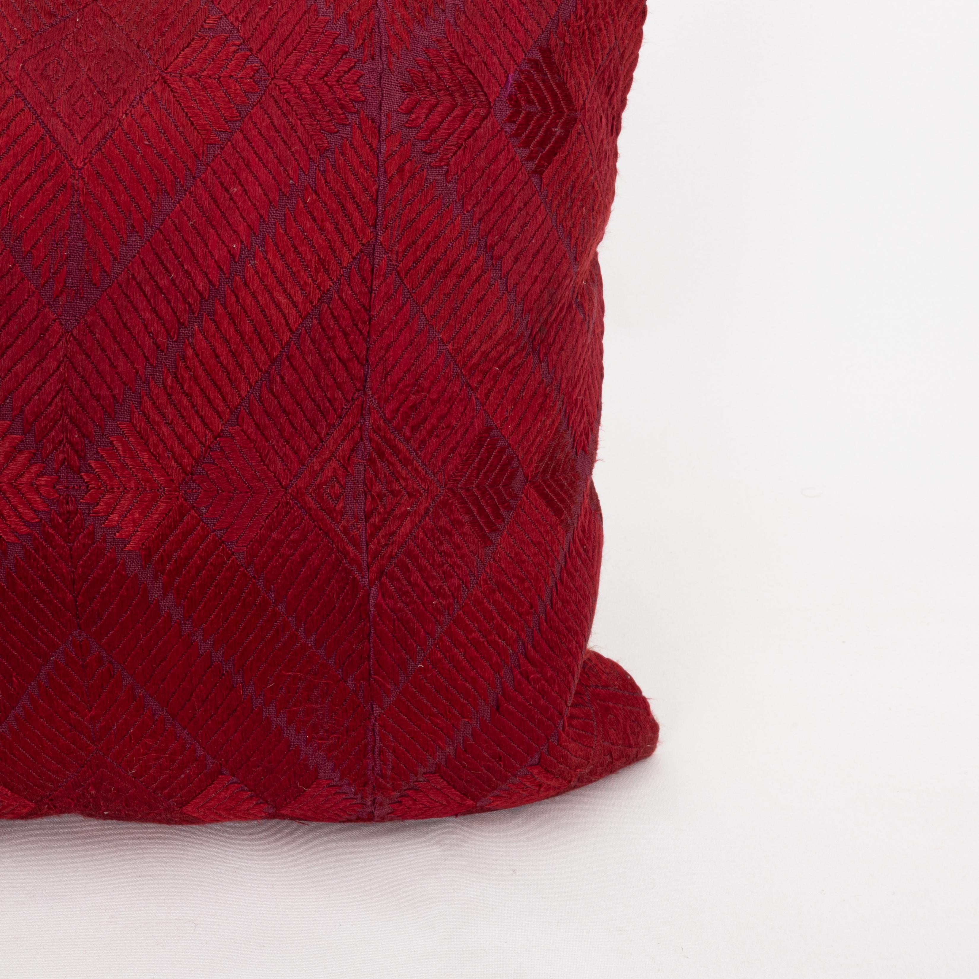 Kopfkissenbezug  Indische Phulkari-Hochzeit aus einer Hochzeit aus dem frühen 20. Jahrhundert  Umschlagtuch im Zustand „Relativ gut“ im Angebot in Istanbul, TR