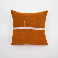 Funda de almohada fabricada a partir de una "funda" de perde de Anatolia oriental, mediados del siglo XX