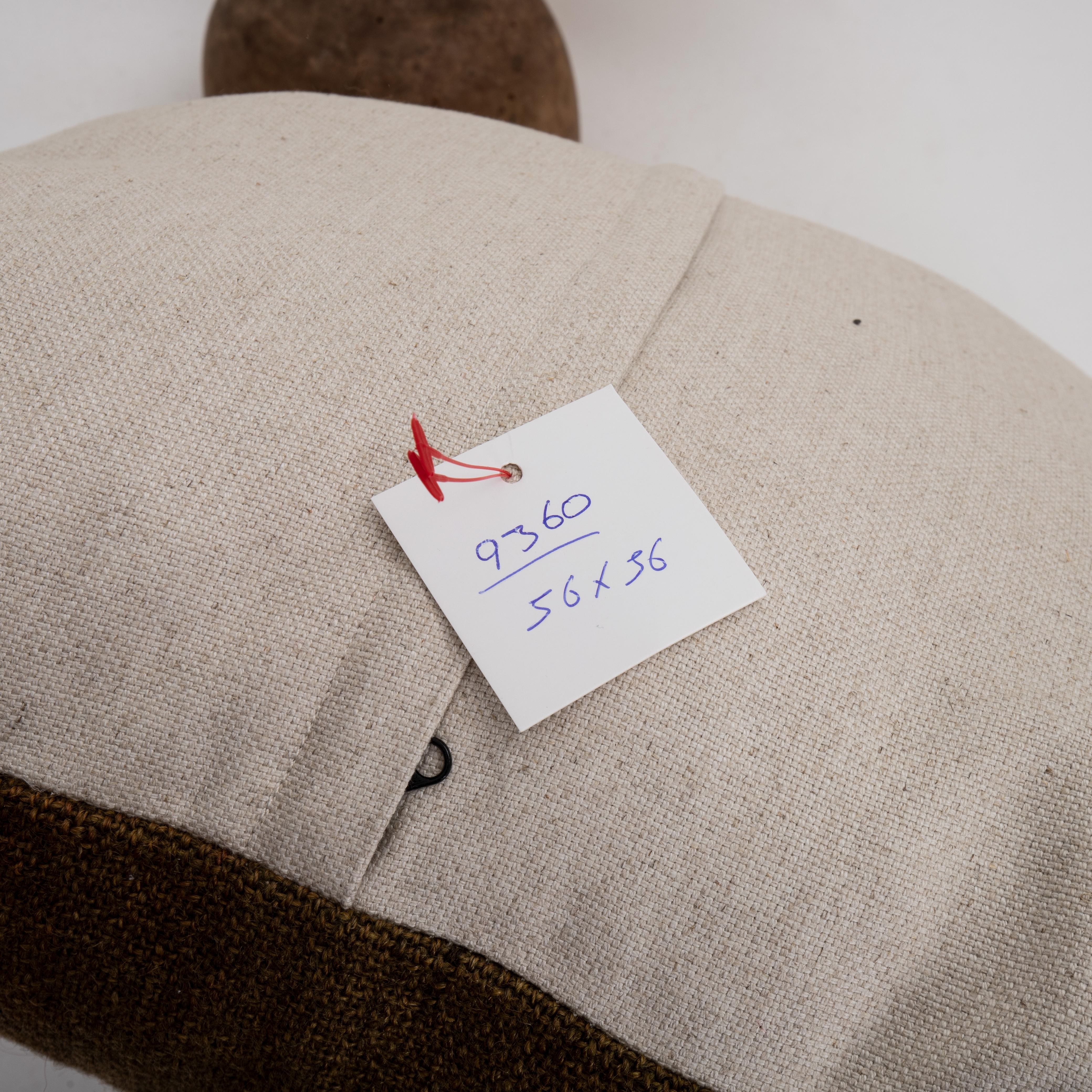 20ième siècle Taie d'oreiller fabriquée à partir d'une couverture en perde de l'Anatolie orientale, milieu du 20e s. en vente