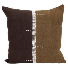 Funda de almohada fabricada a partir de una "funda" de perde de Anatolia oriental, mediados del siglo XX