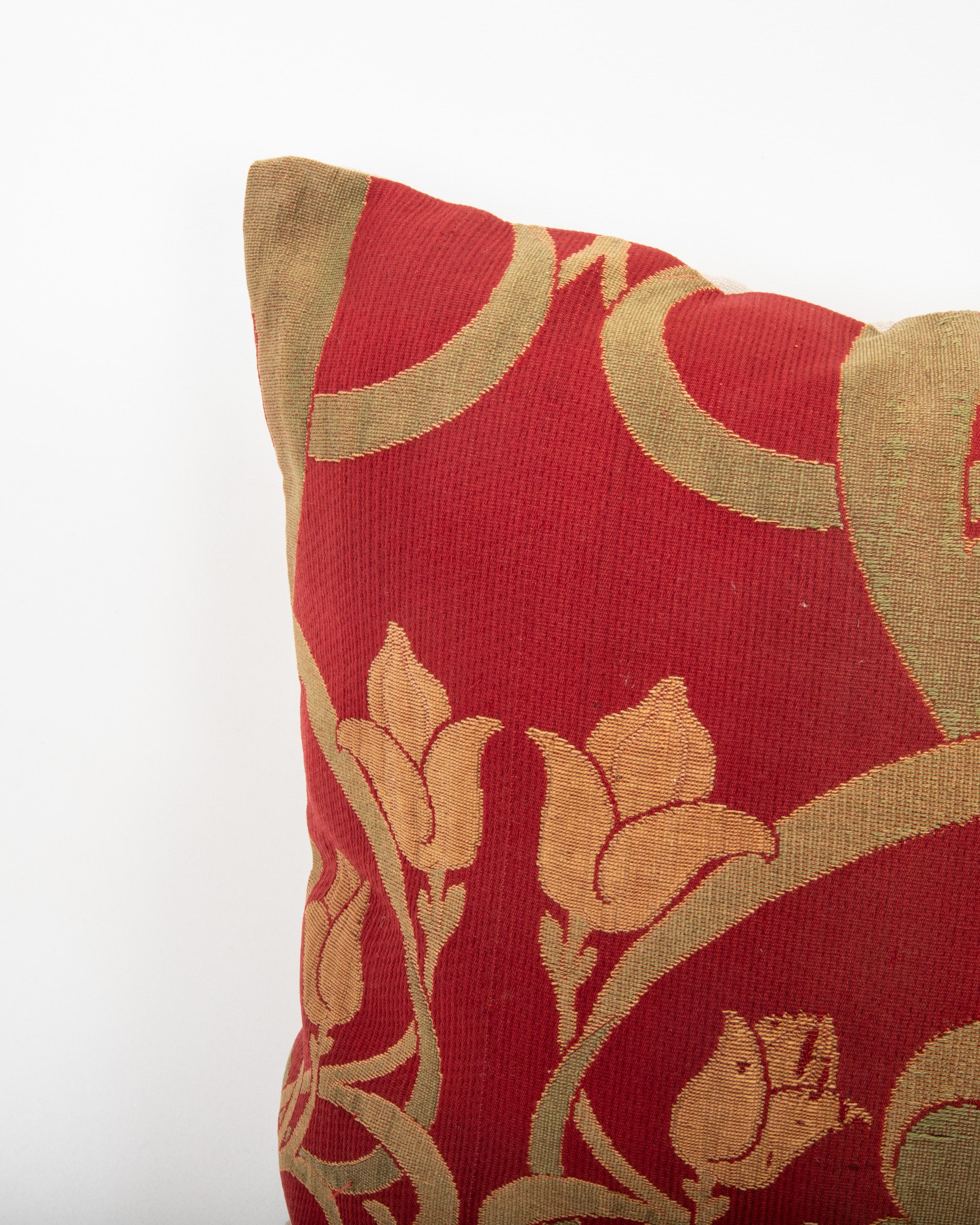 Britannico Pillowcase Made from an English Arts and Crafts Fabric, early 20th C. in vendita
