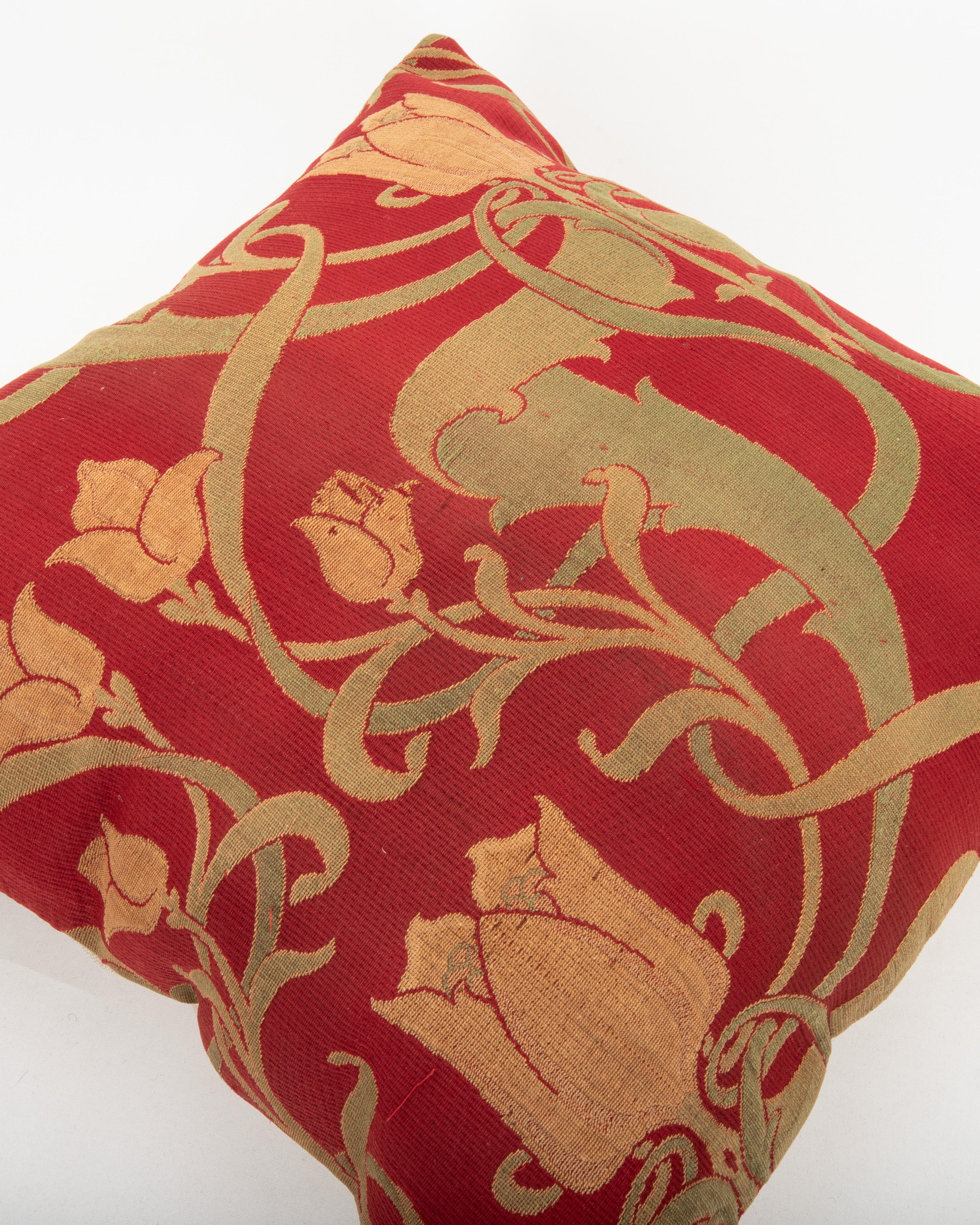 Cotone Pillowcase Made from an English Arts and Crafts Fabric, early 20th C. in vendita