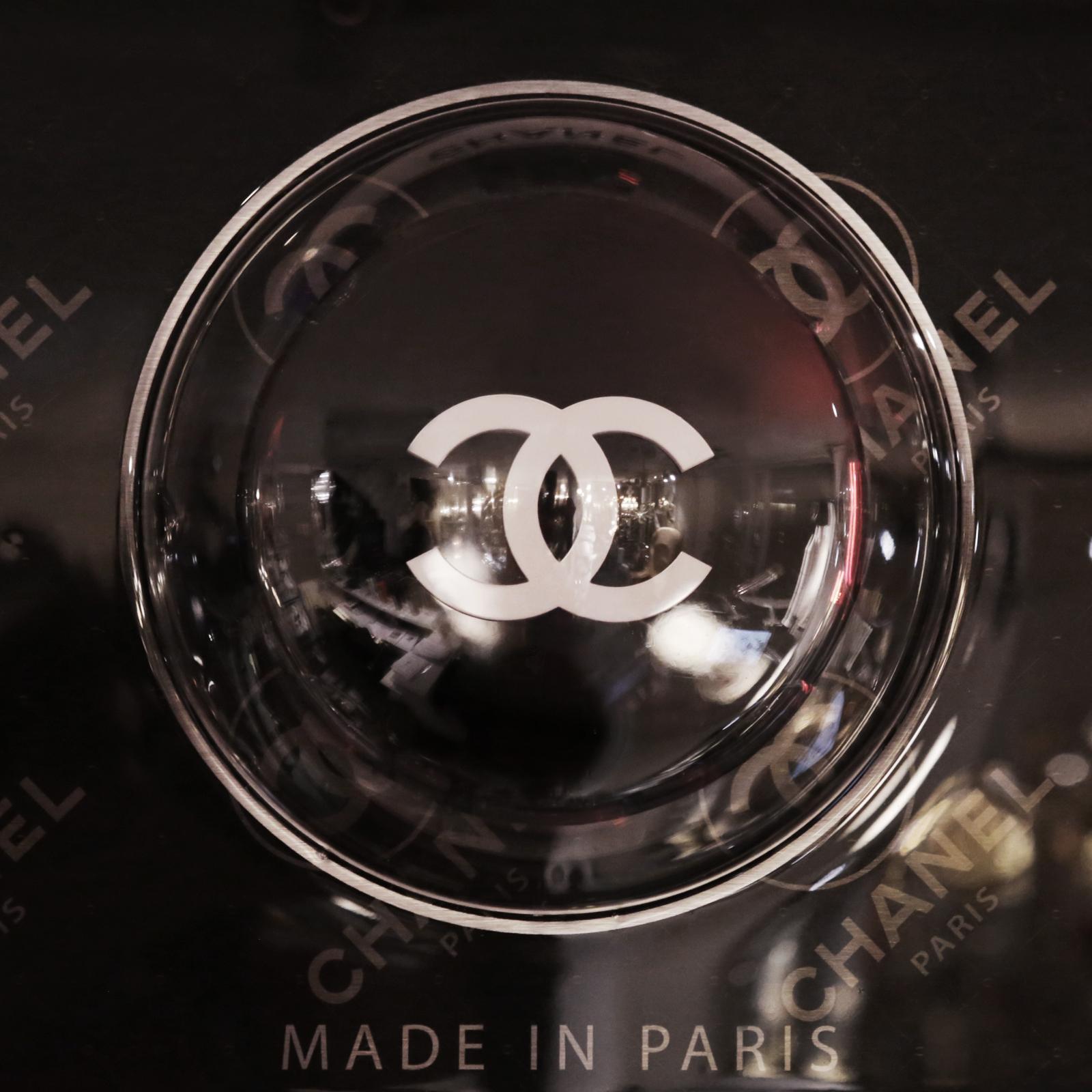 Pills Chanel Black Panel Limited Edition In New Condition In Paris, FR