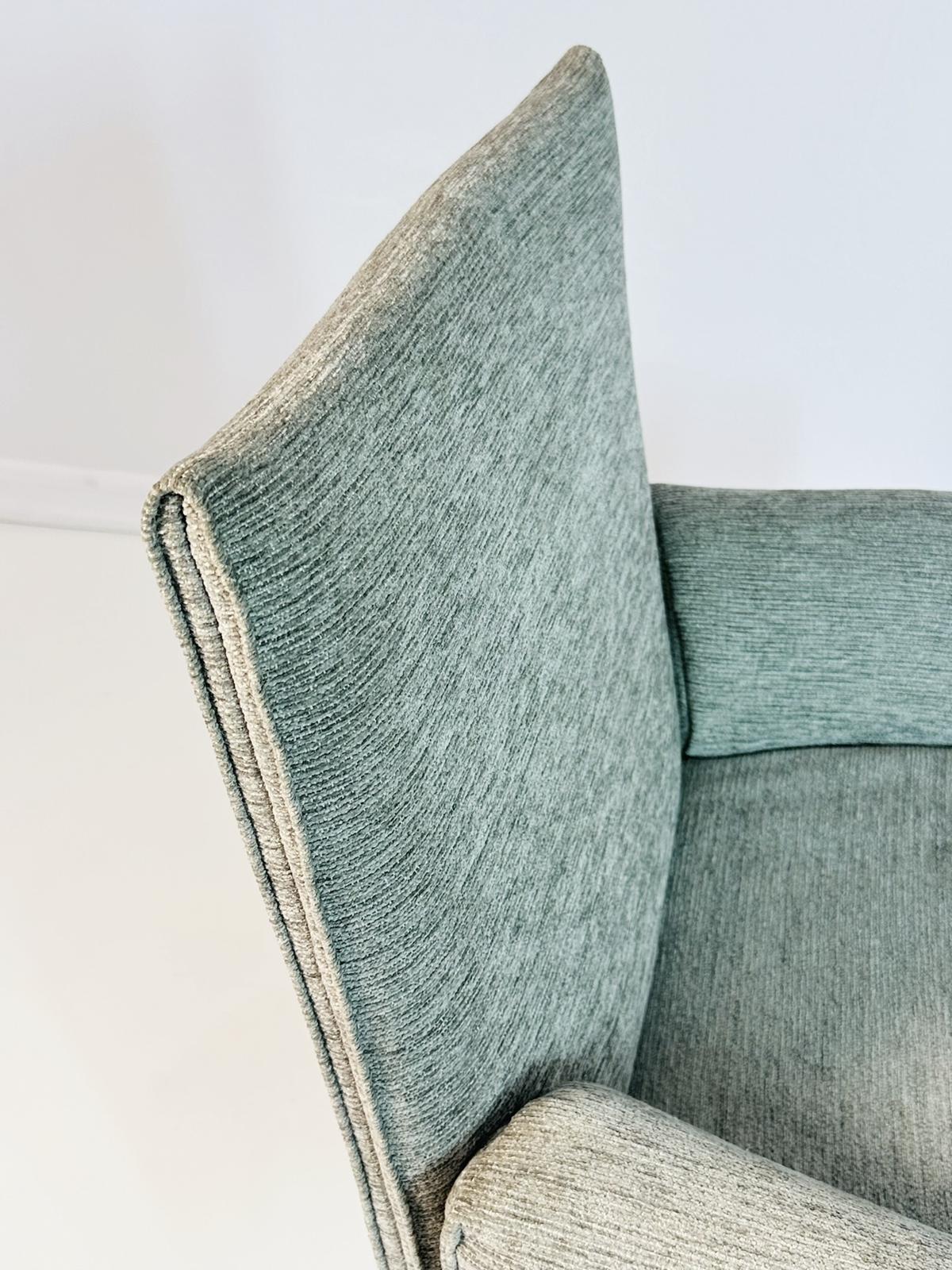 Pilot Low Back Swivel Chair by Barber & Osgerby for Knoll, USA, 2016 For Sale 2