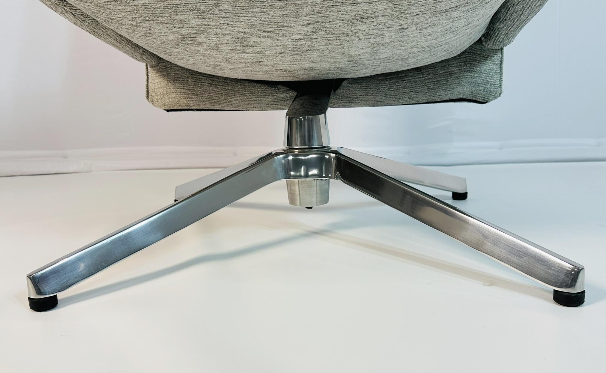Pilot Low Back Swivel Chair by Barber & Osgerby for Knoll, USA, 2016 For Sale 9