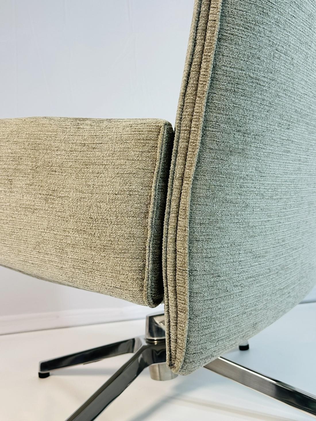 Contemporary Pilot Low Back Swivel Chair by Barber & Osgerby for Knoll, USA, 2016 For Sale