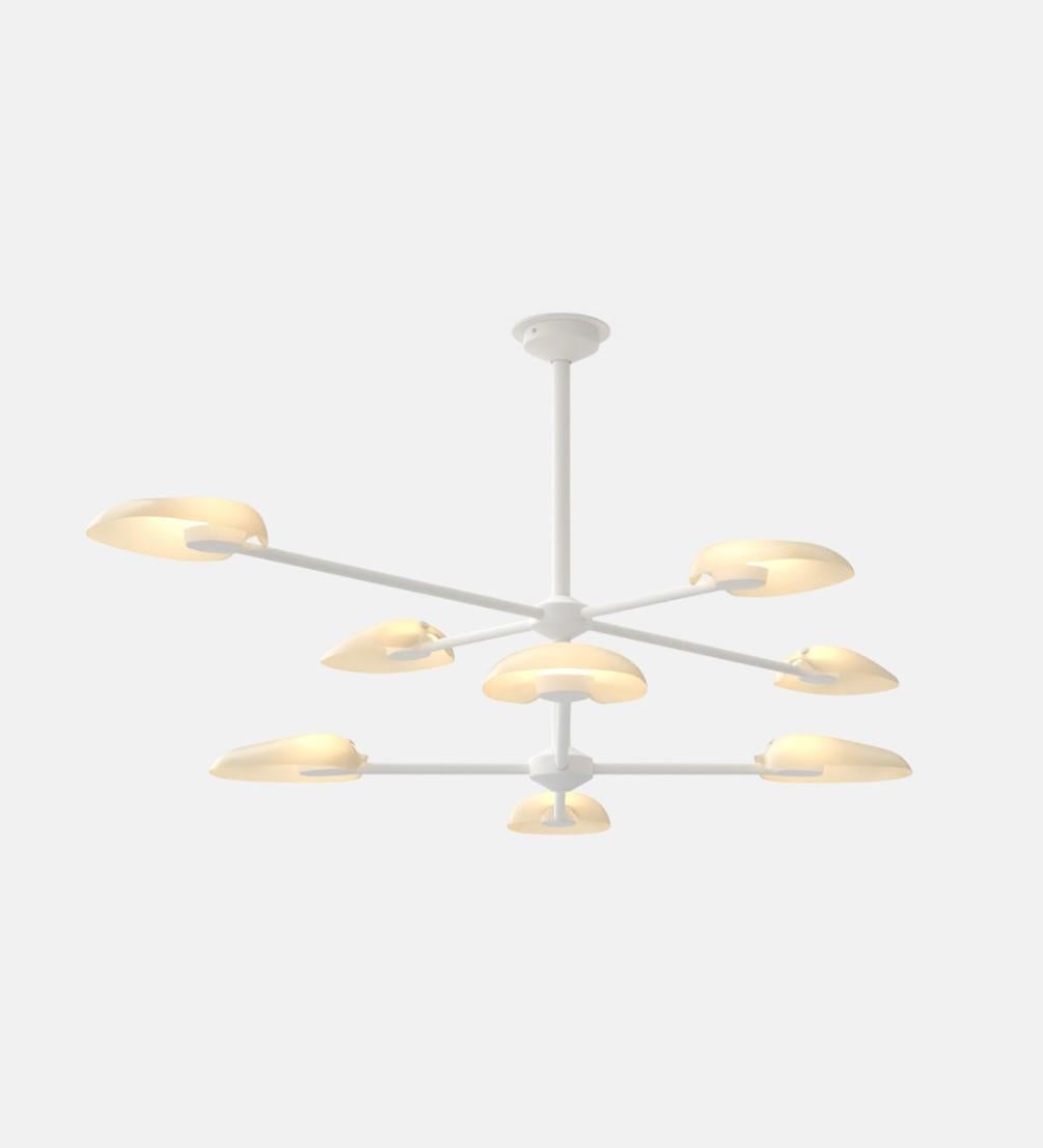 Pilot 2 Etagen / Kronleuchter
Entworfen von RBW

Die Pilot Sconce ist von organischen Formen inspiriert und hat einen runden, muschelartigen Schirm. Erhältlich in einer Reihe von Farben, Längen und Ausführungen. Vielseitig einsetzbar für