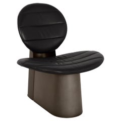Sedia da salotto Pilota in pelle nera grigio fumo di Pulpo