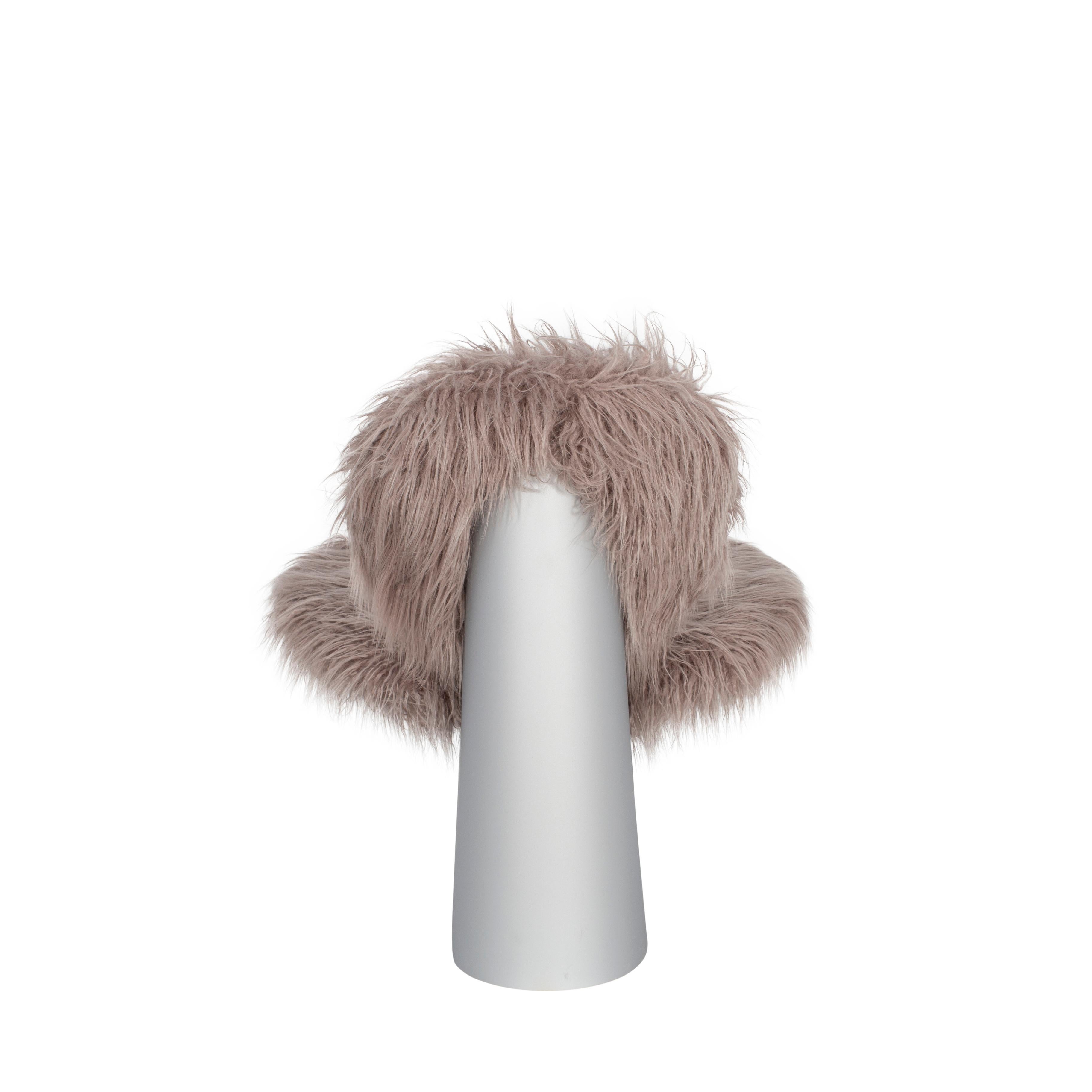 Tedesco Pilota Grey Faux Fur White Aluminium Lounge Chair di Pulpo in vendita