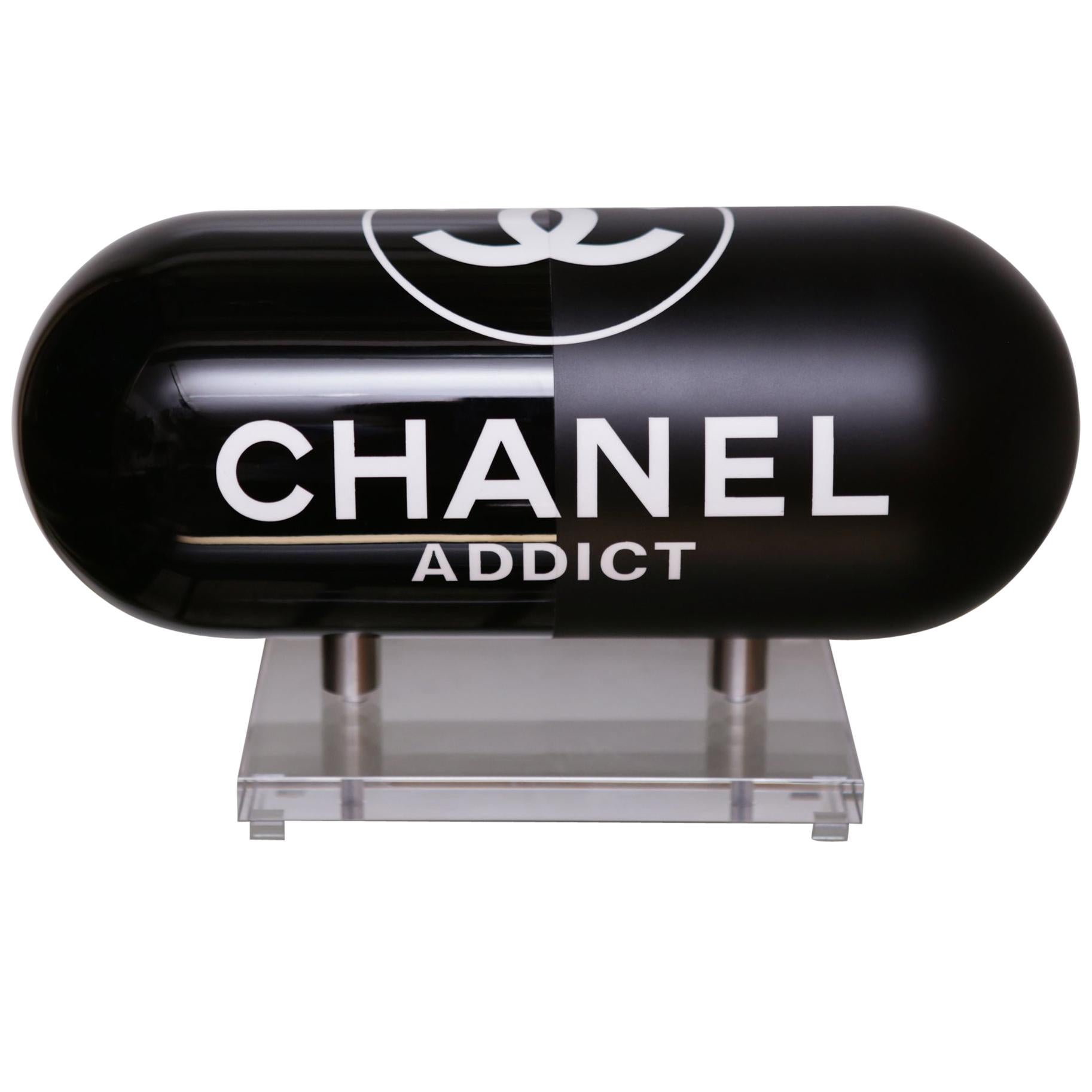Pill Chanel Addict Black Sculpture