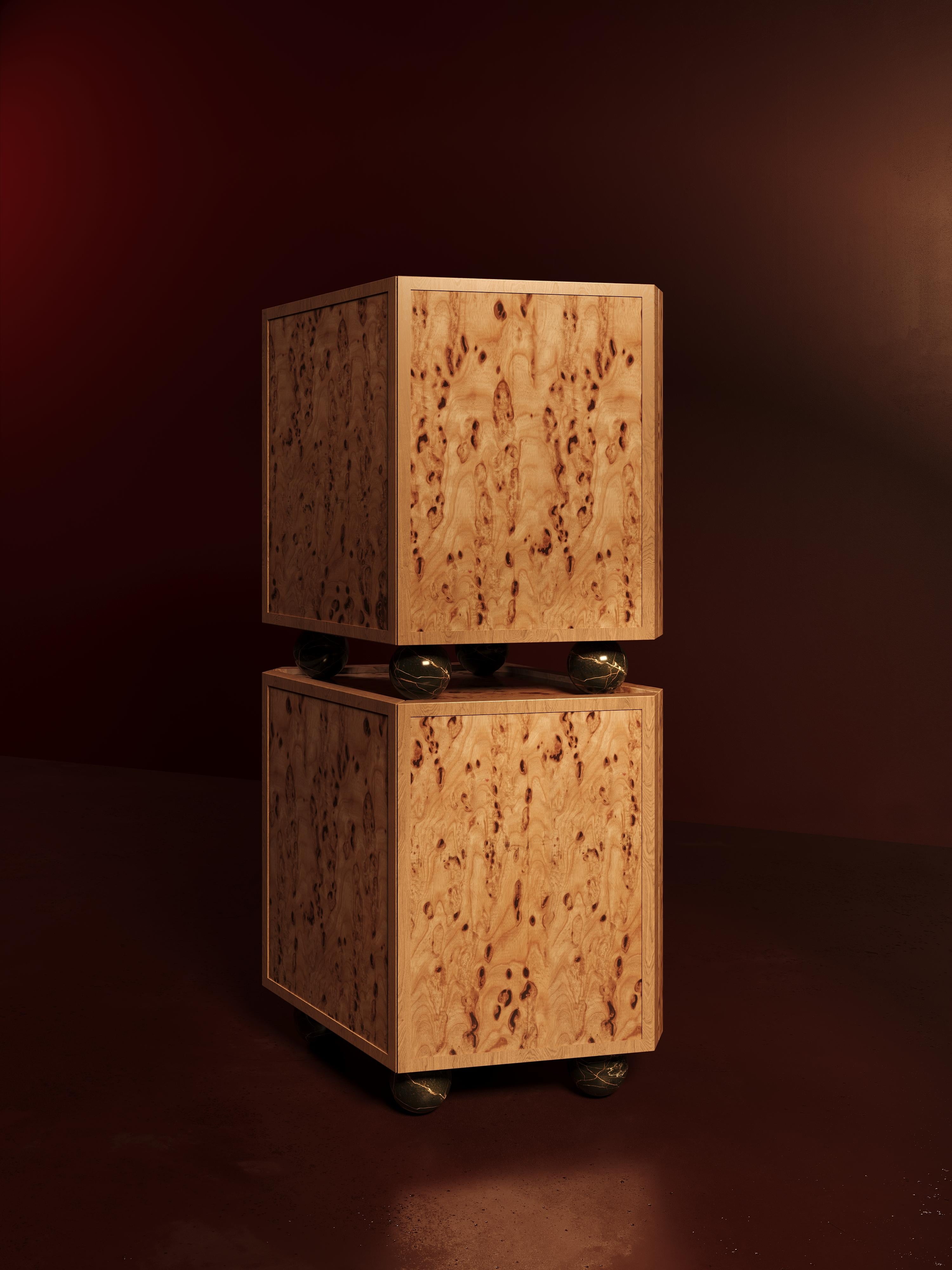Armario modular Piltan en nogal burl con base de mármol by VandaVee Italiano en venta