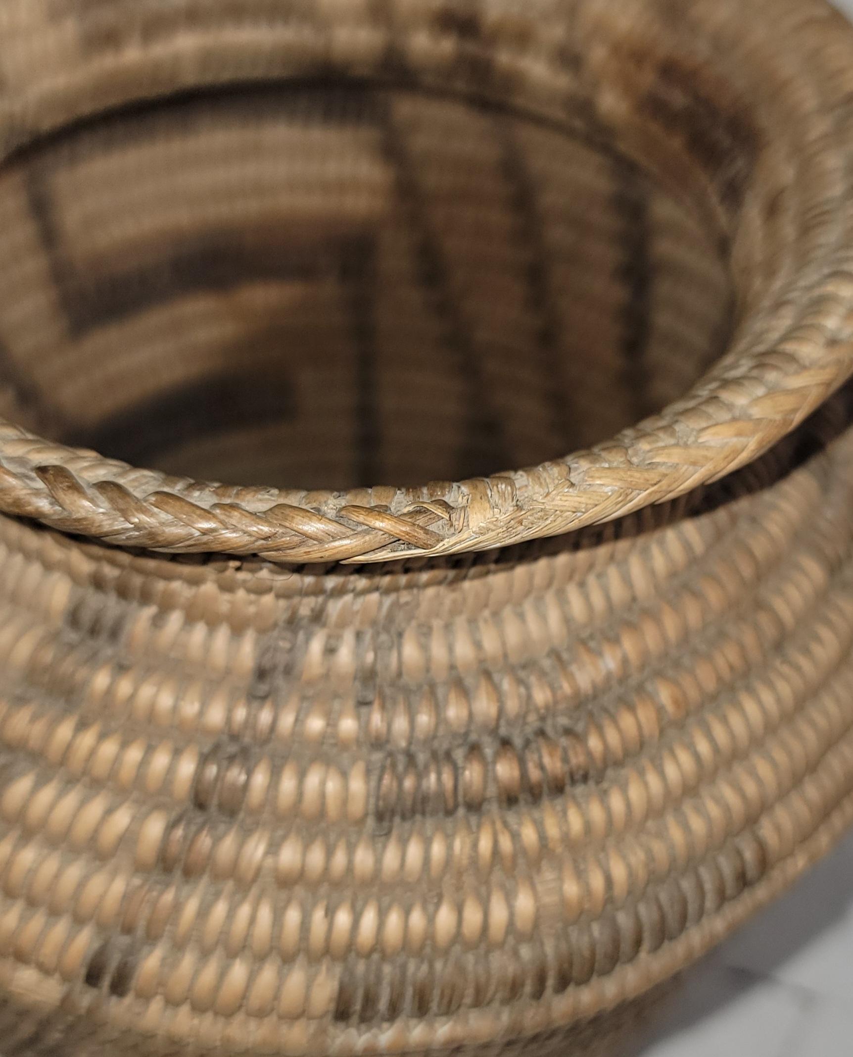 Pima Indian Olla Coil Basket In Good Condition In Los Angeles, CA
