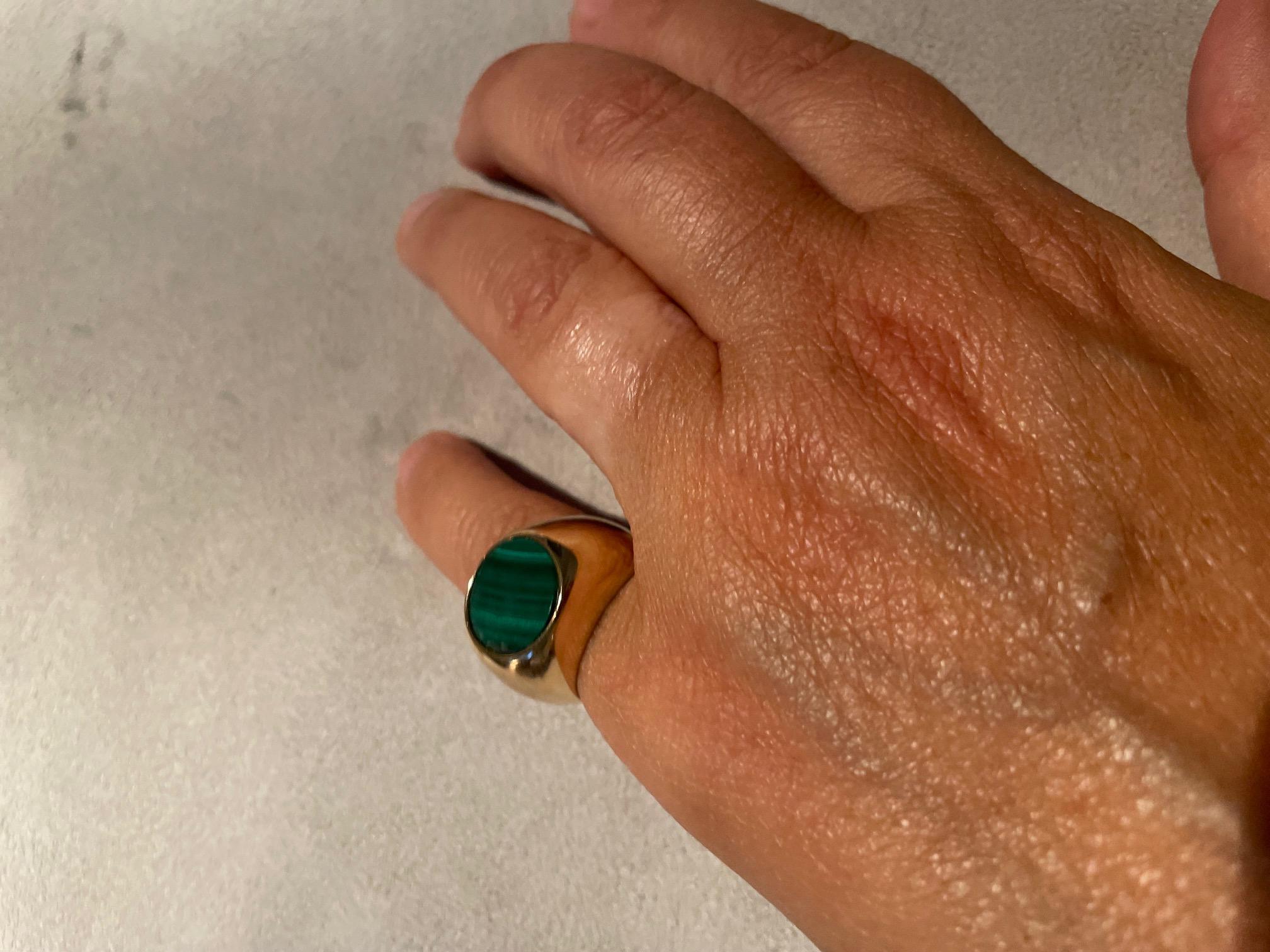 Women's or Men's pimkie ring 18ct gold malachite flat stone For Sale