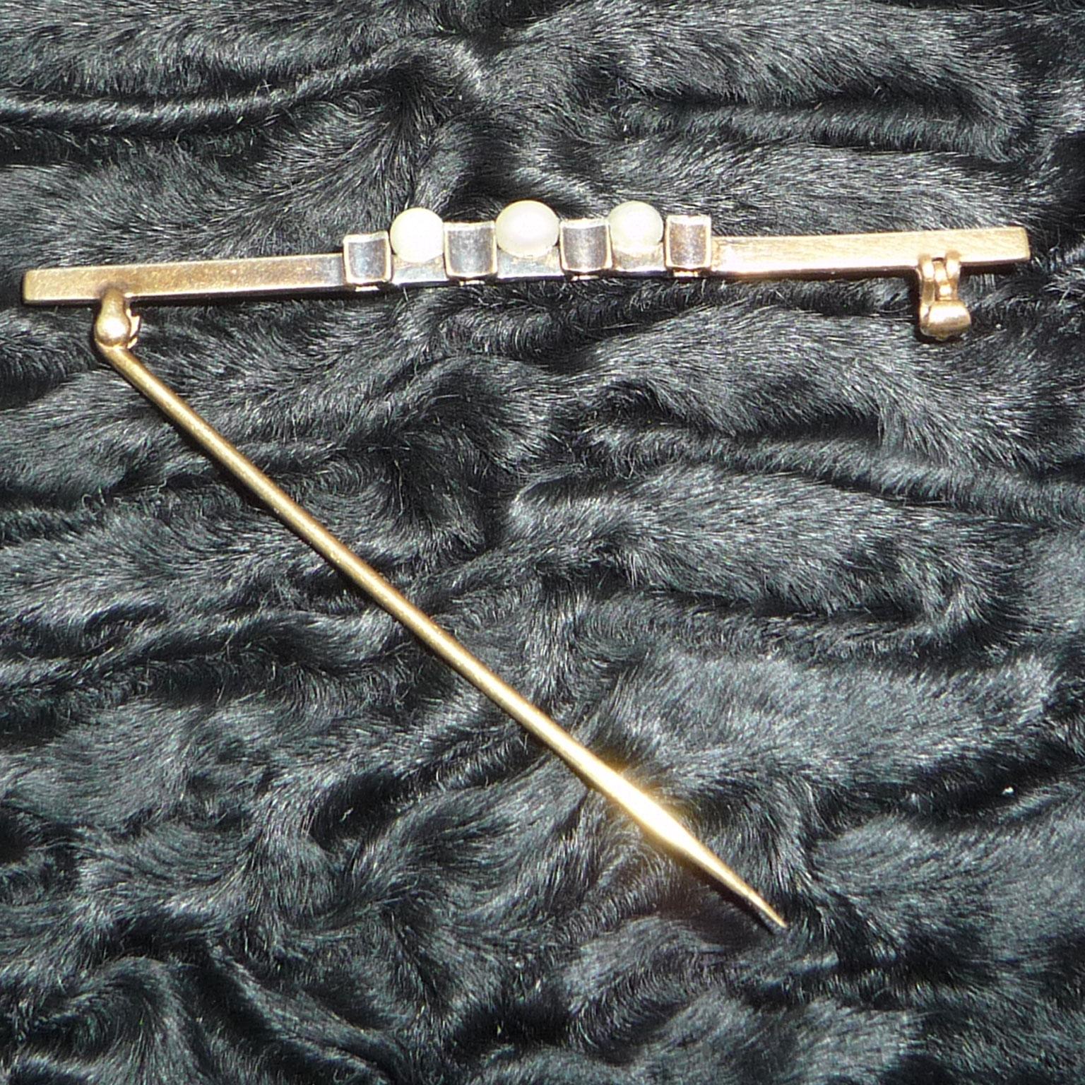 Pin with Diamonds and Pearls For Sale 2