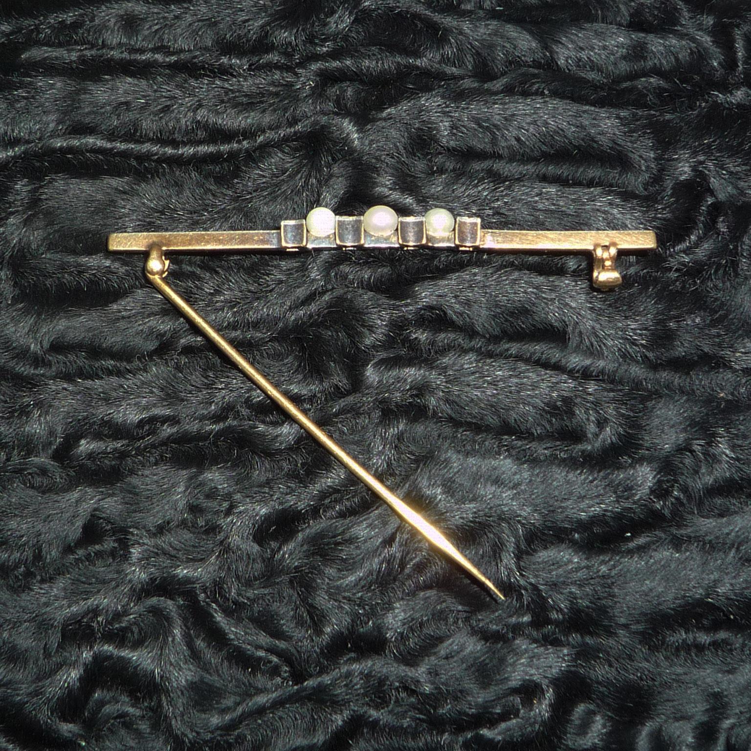Pin with Diamonds and Pearls For Sale 3