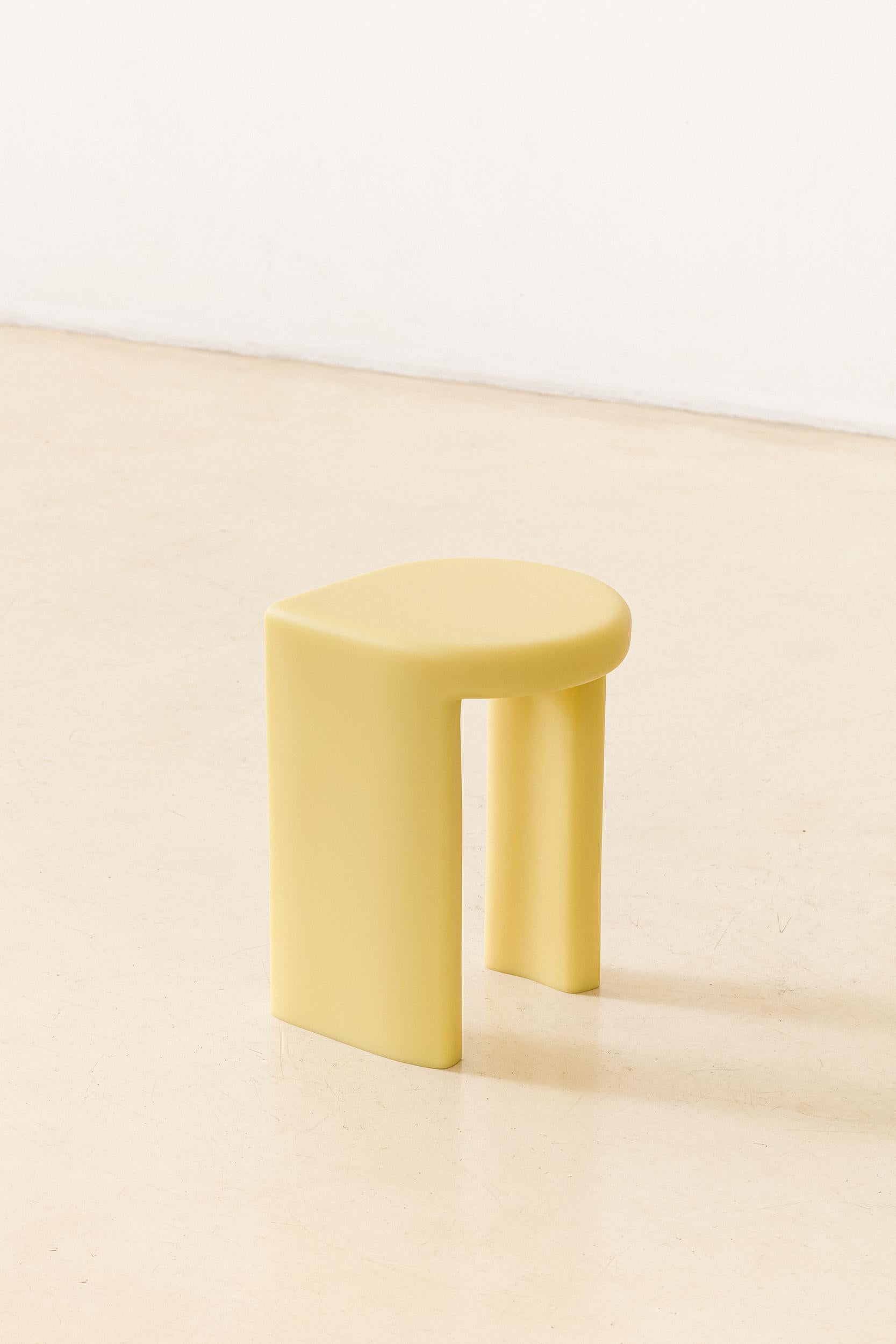 Resin Pina Side Table by Lucas Recchia, Brazilian Contemporary, 2023 For Sale