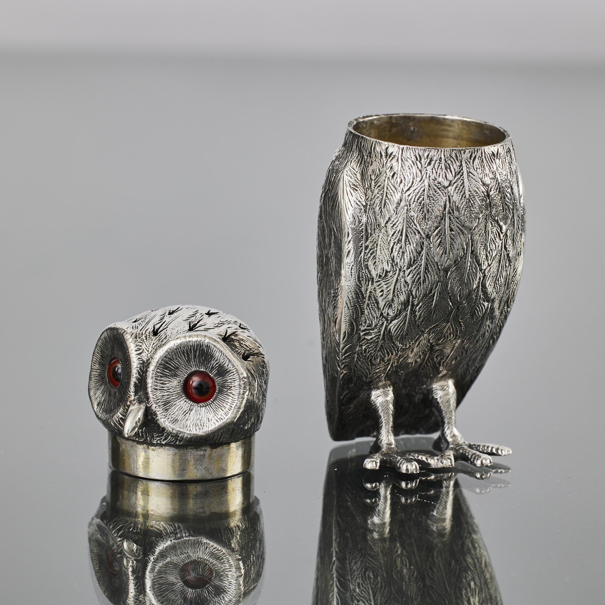19th Century Large Victorian silver owl pepper For Sale