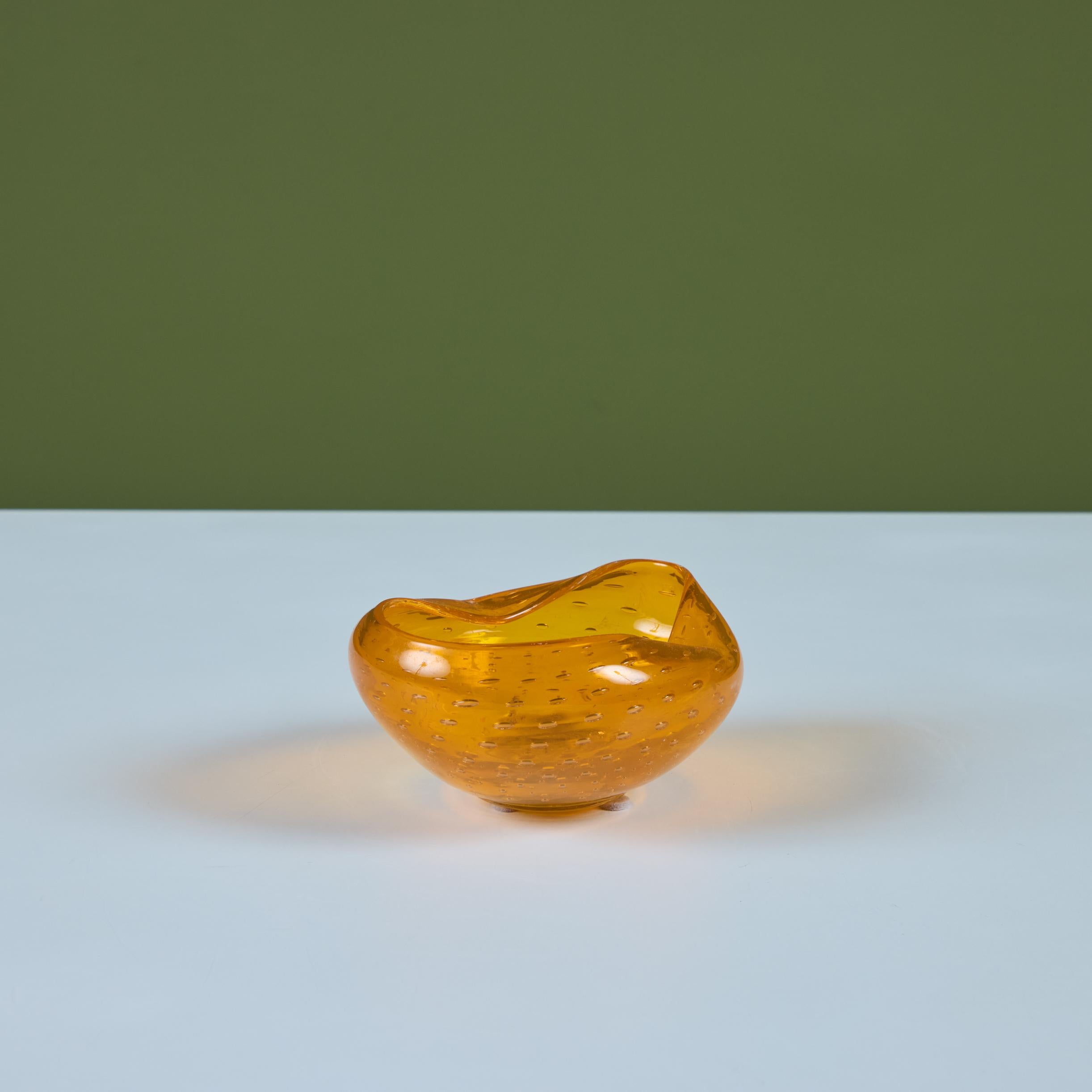 Bol en verre bullé orange pincé Excellent état - En vente à Los Angeles, CA