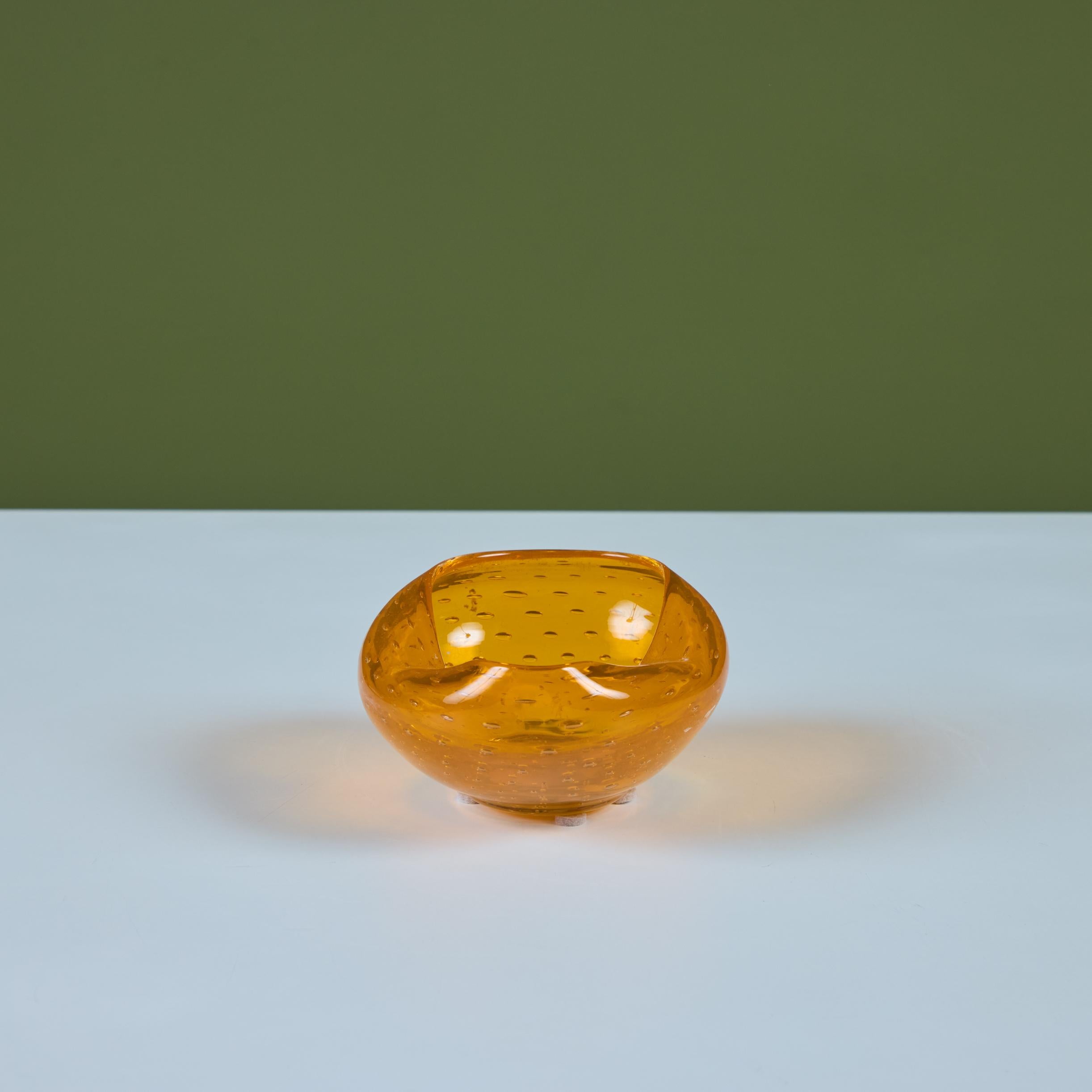 Bol en verre bullé orange pincé en vente 2