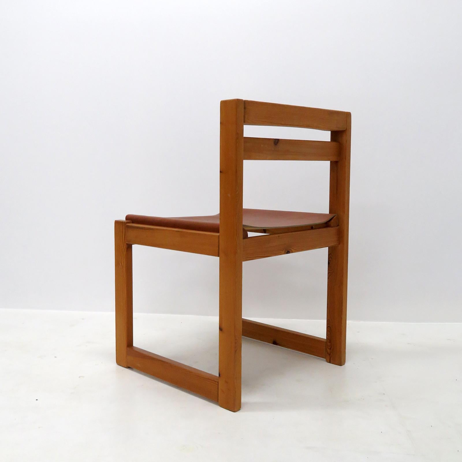 Sillas de comedor de pino y cuero de Knud Færch para Sorø Stolefabrik, 1970 Cuero en venta