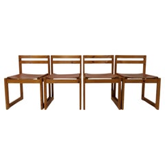 Sillas auxiliares de madera