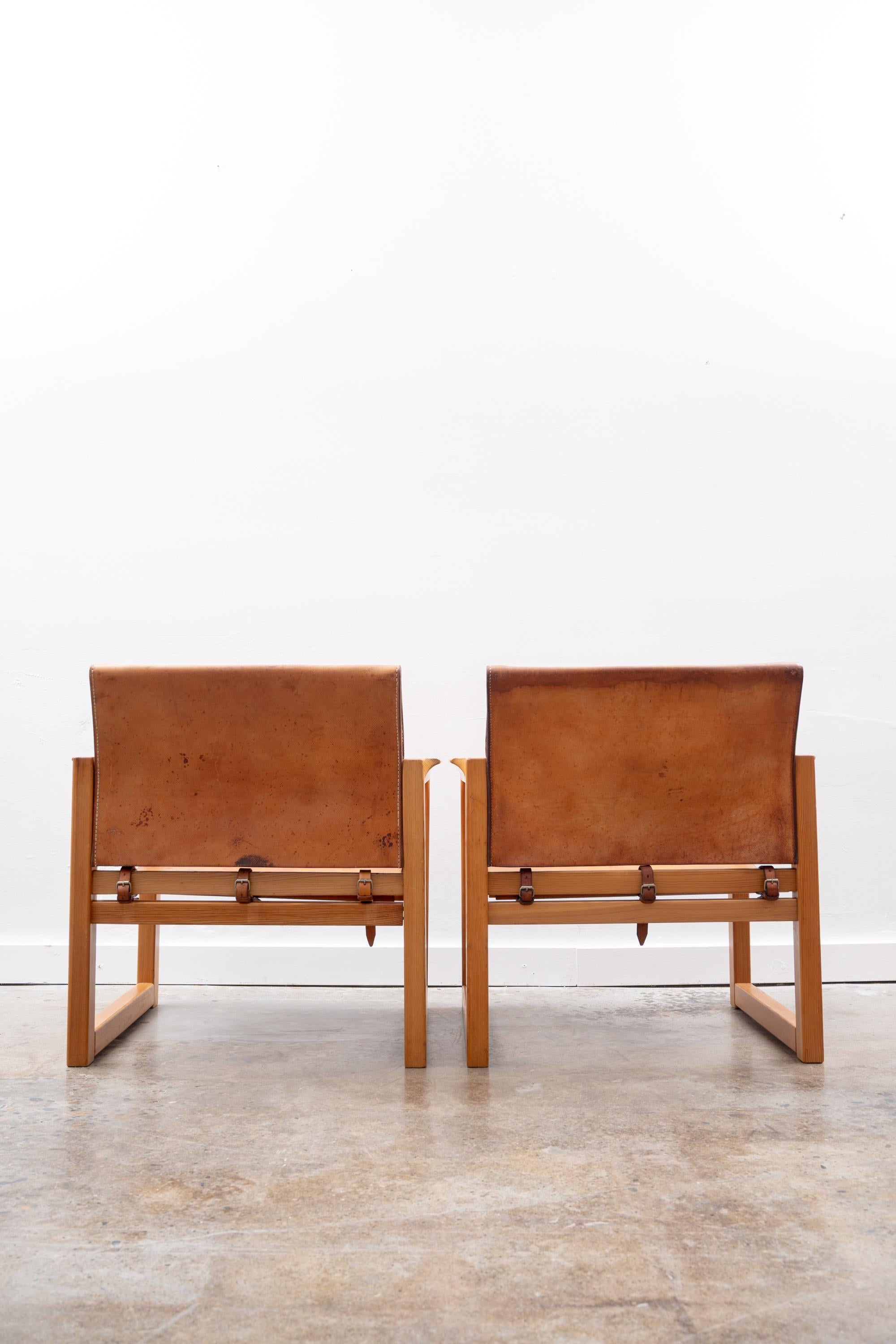 Paire de chaises Safari en pin et cuir de Karin Mobring en vente 2