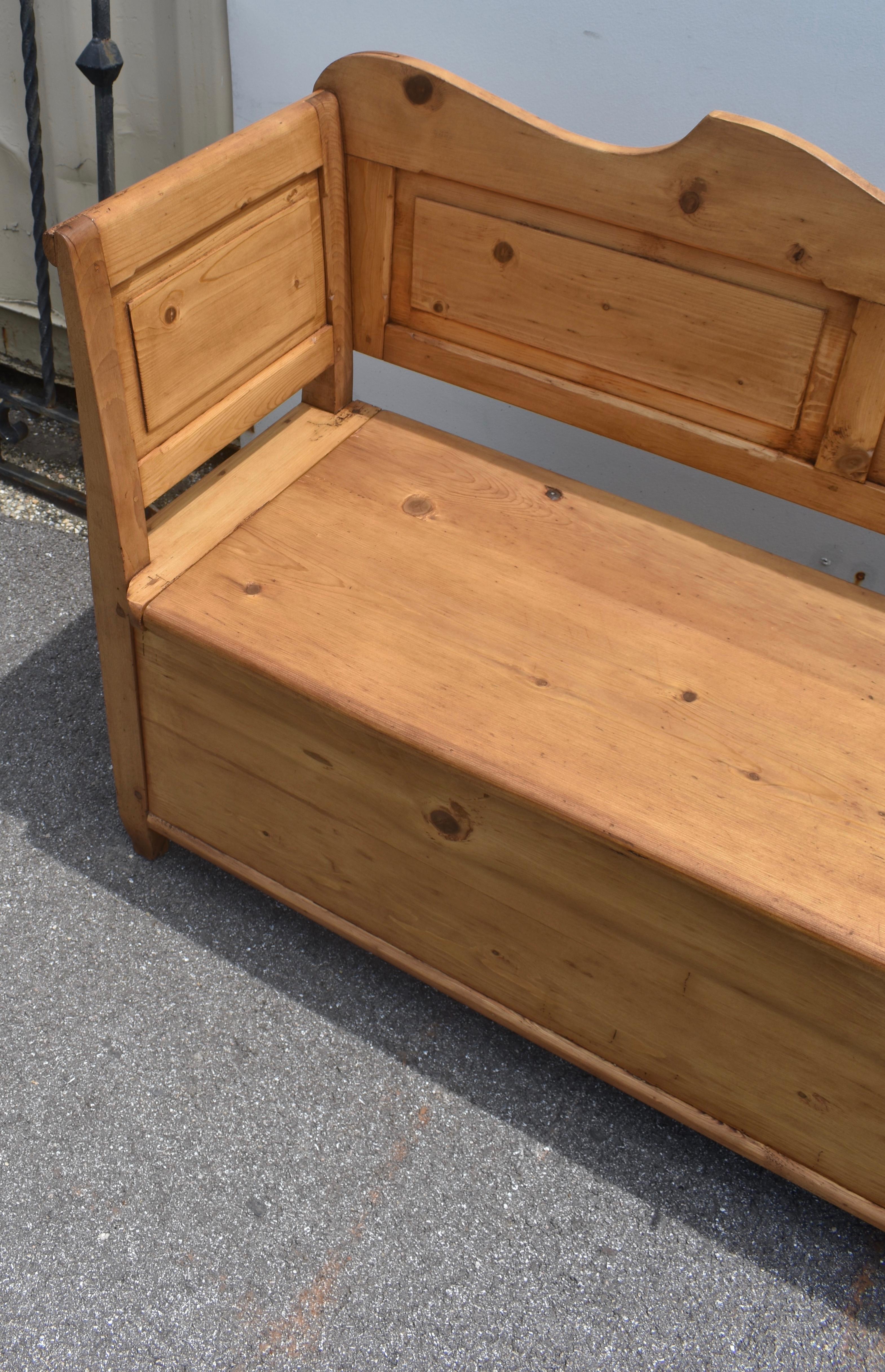Banc ou banc de rangement en pin et en chêne en vente 2