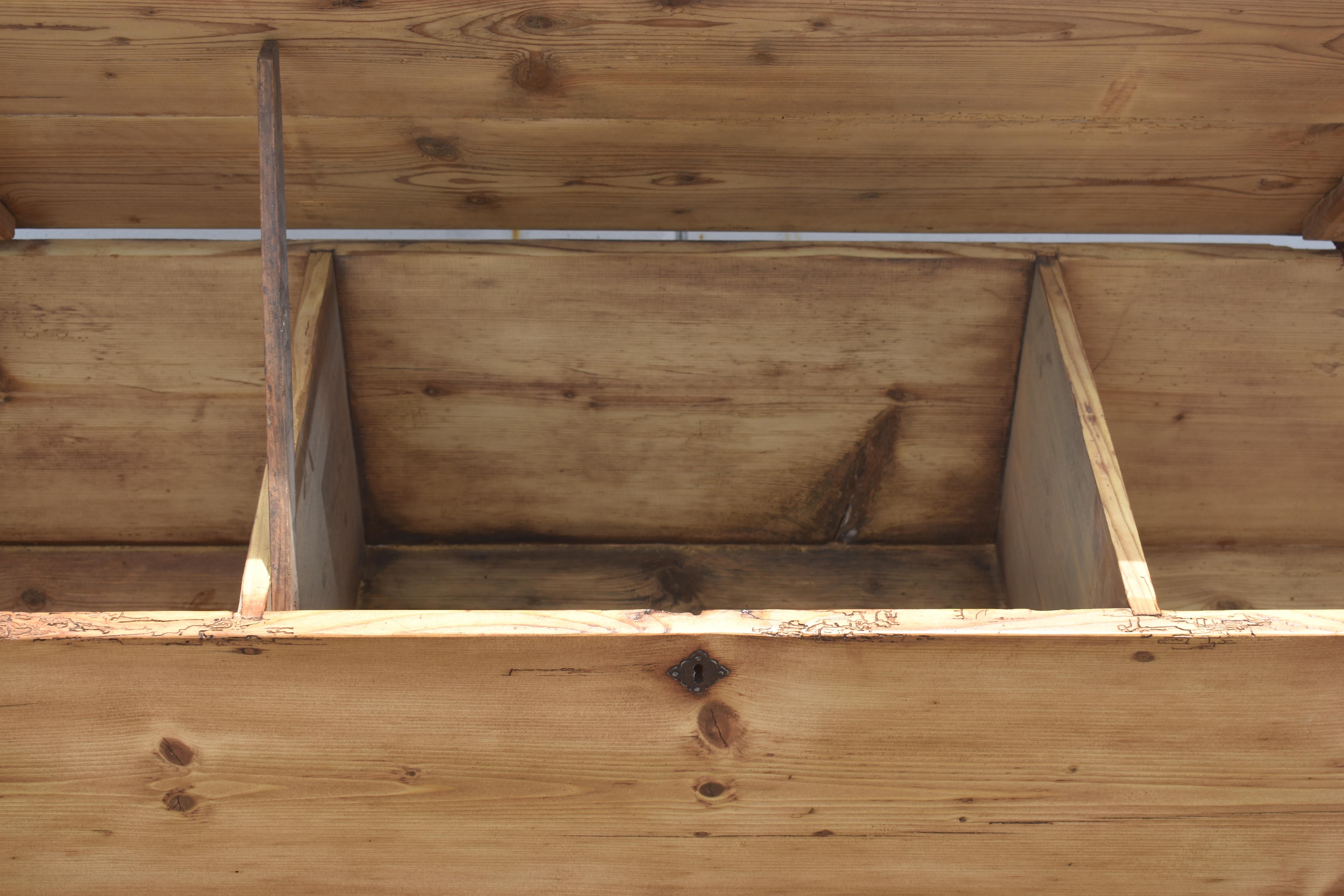 Pine and Oak Storage Bench or Settle For Sale 7