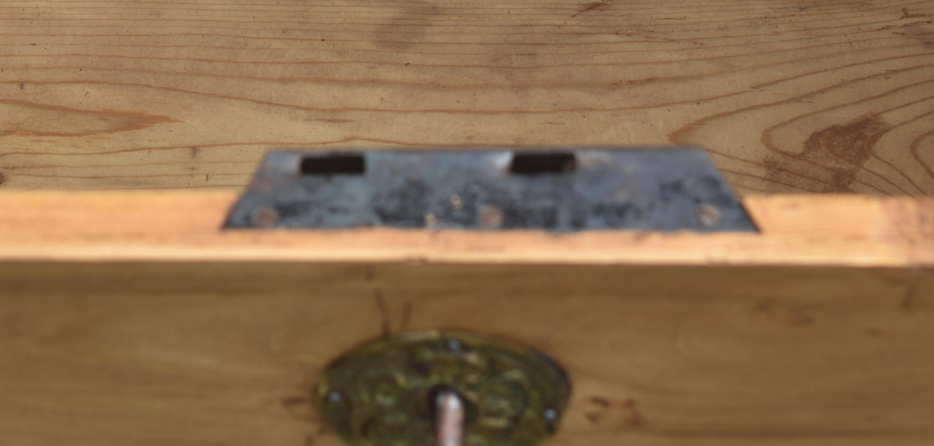 Banc ou banc de rangement en pin et en chêne en vente 6