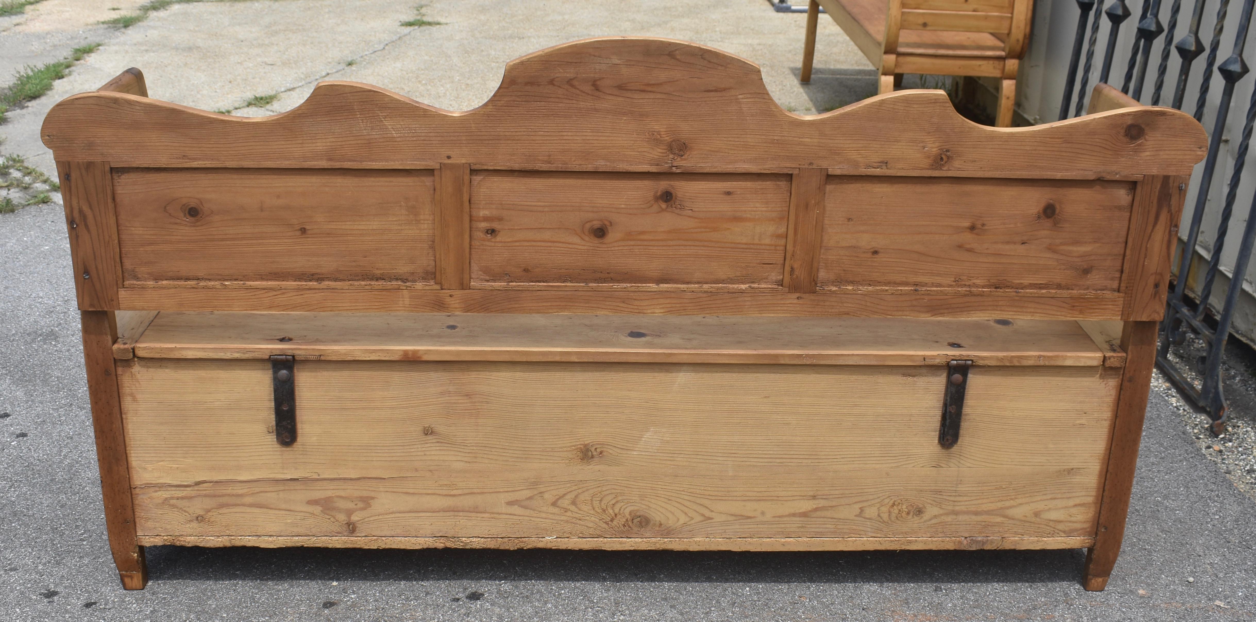 Banc ou banc de rangement en pin et en chêne en vente 8