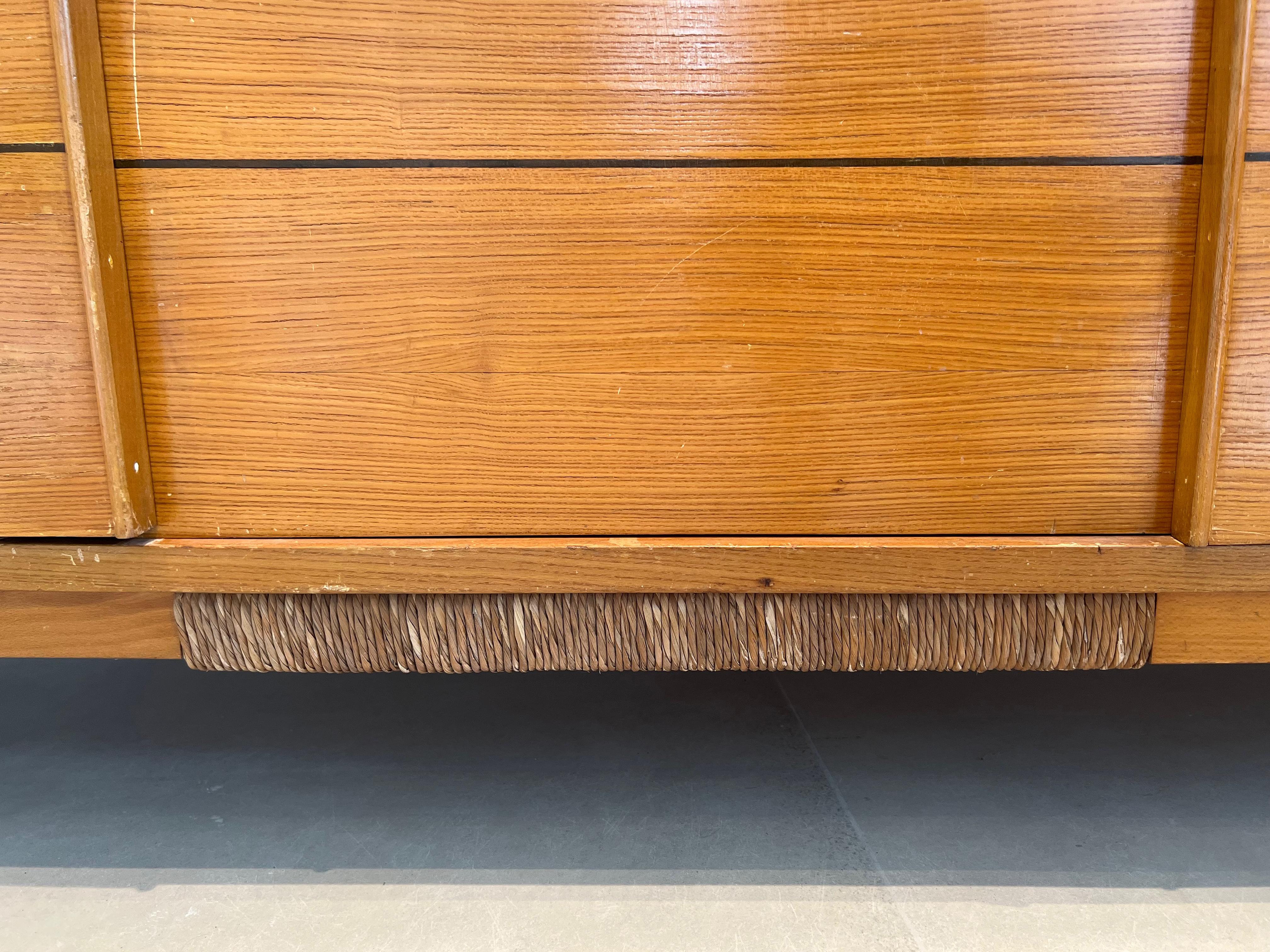 Pine and Rattan Sideboard. French work. Circa 1970 For Sale 4